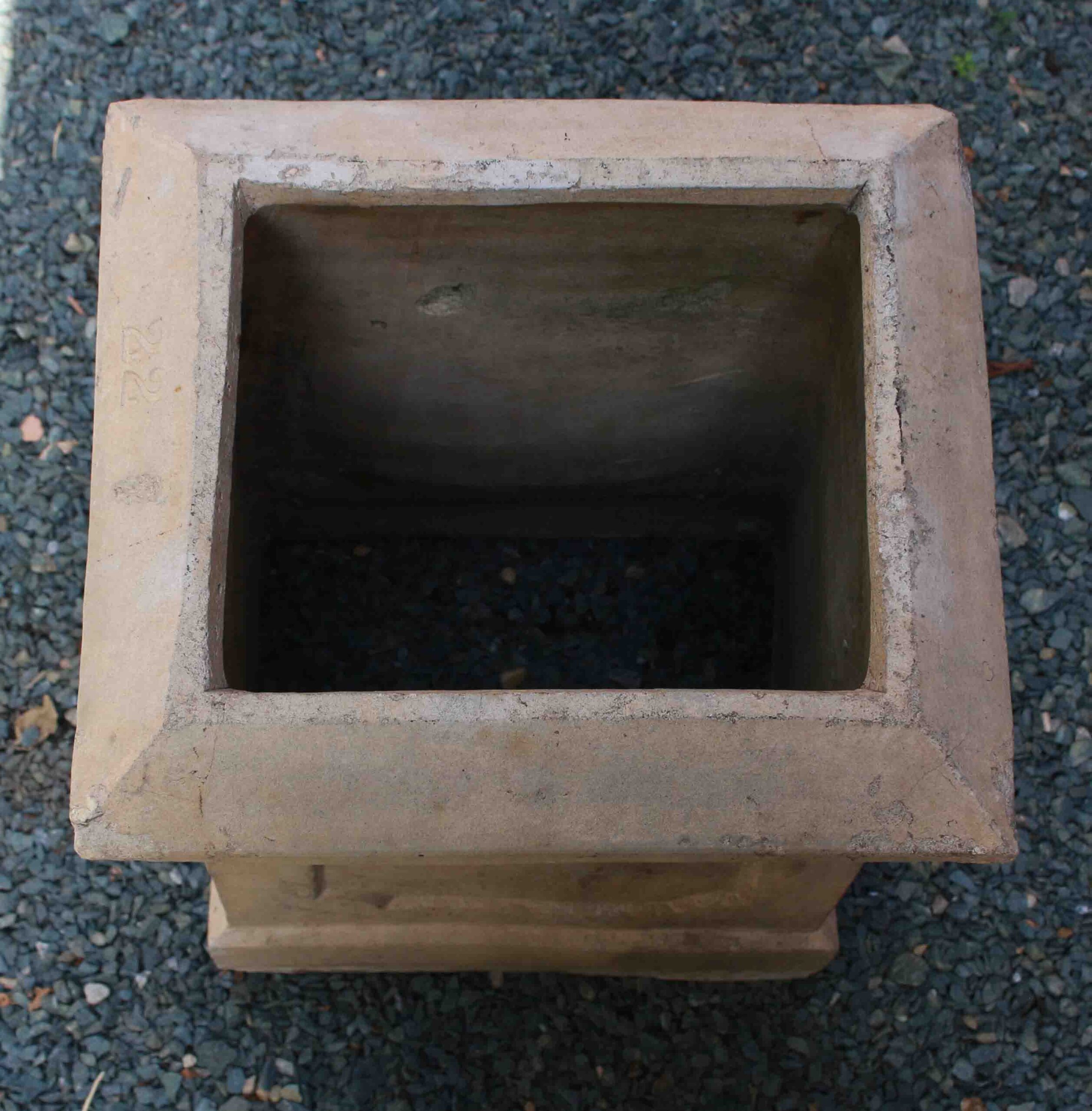 WGD-577: Antique English Square Plinth-Form Chimney Pot - Image 4
