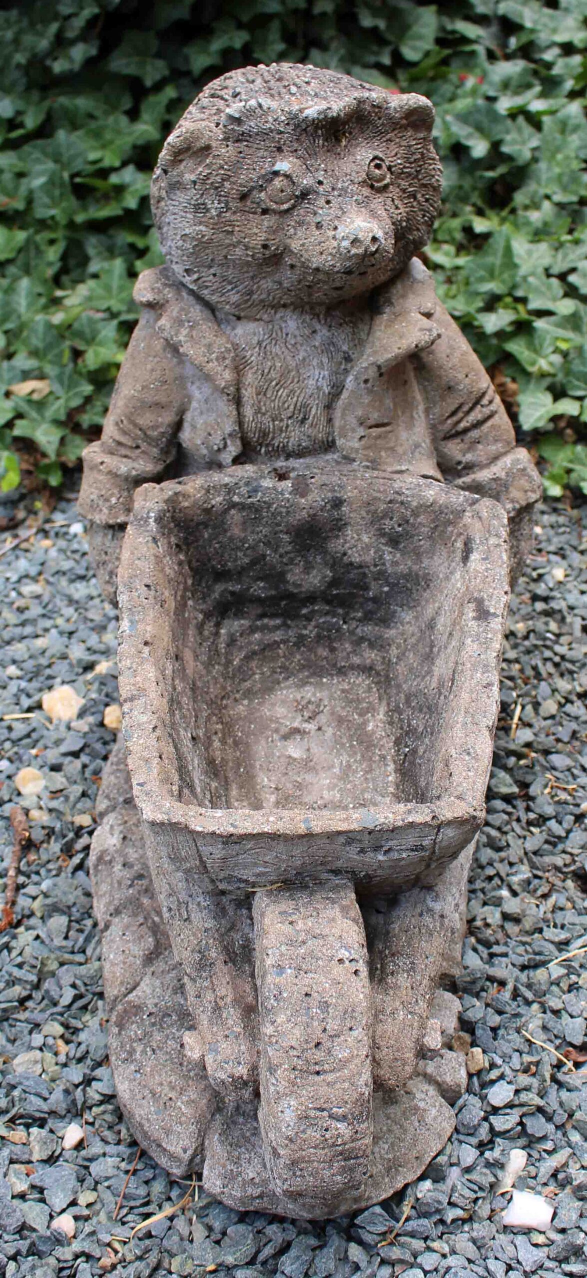 WGD-590: Mid-20th Century English Cast Stone Hedgehog With Wheelbarrow - Image 3