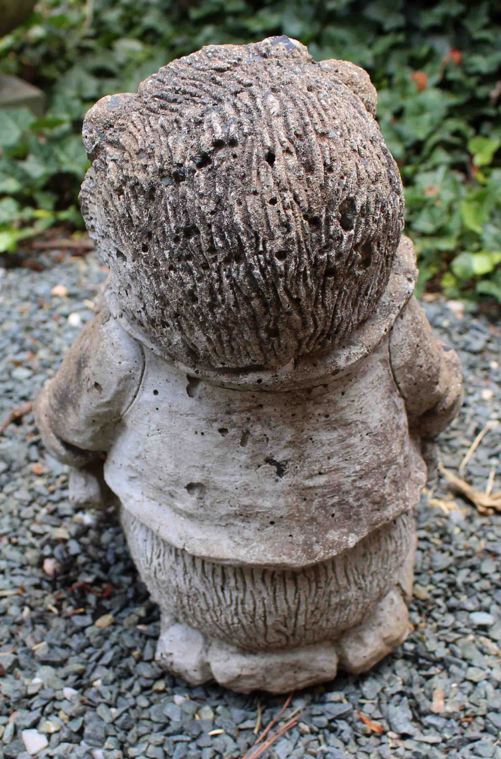 WGD-590: Mid-20th Century English Cast Stone Hedgehog With Wheelbarrow - Image 4