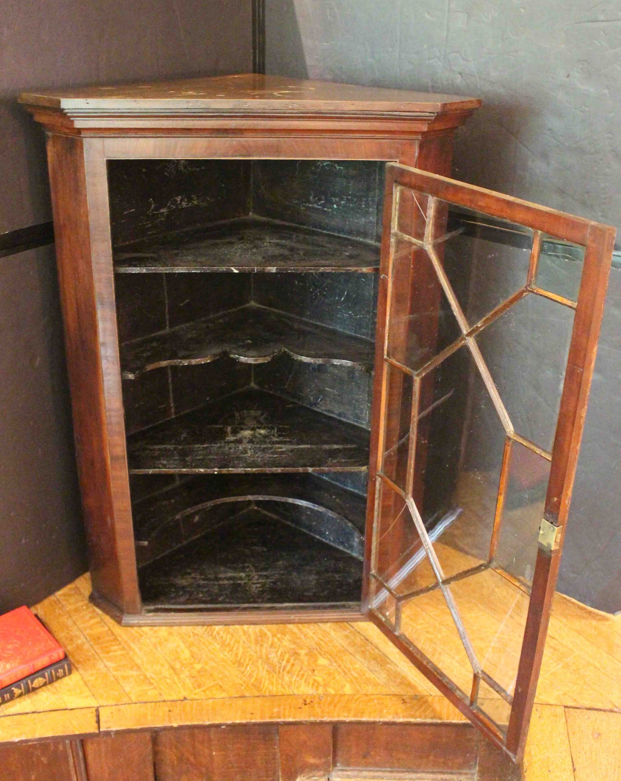 WOF-2650z: Mid-Late 18th Century English Georgian Hanging Corner Cabinet - Image 4