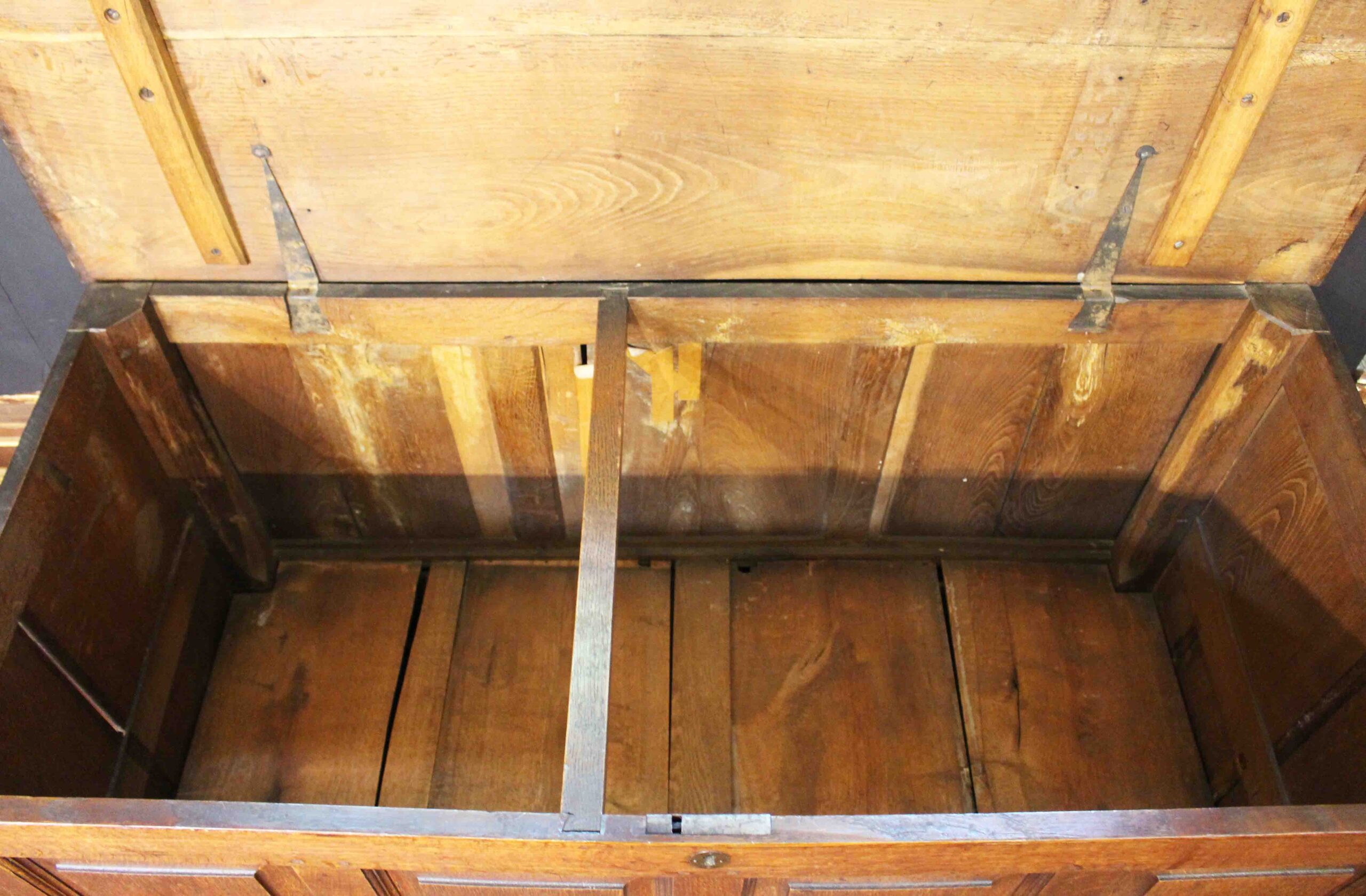 Circa 1765-80 English George III Period Oak Mule Chest - Image 6