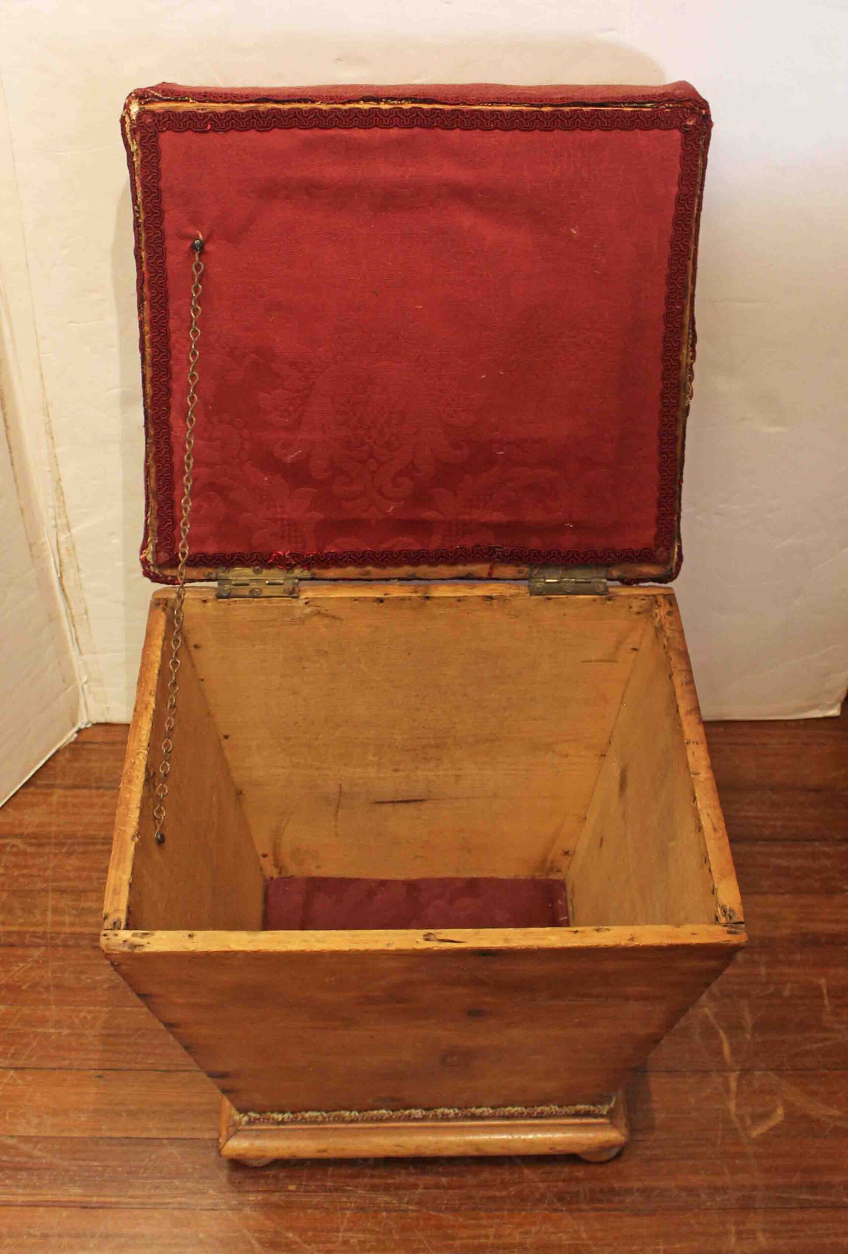 WC-1453: Circa 1835 English William IV Lift-Top Ottoman - Image 3