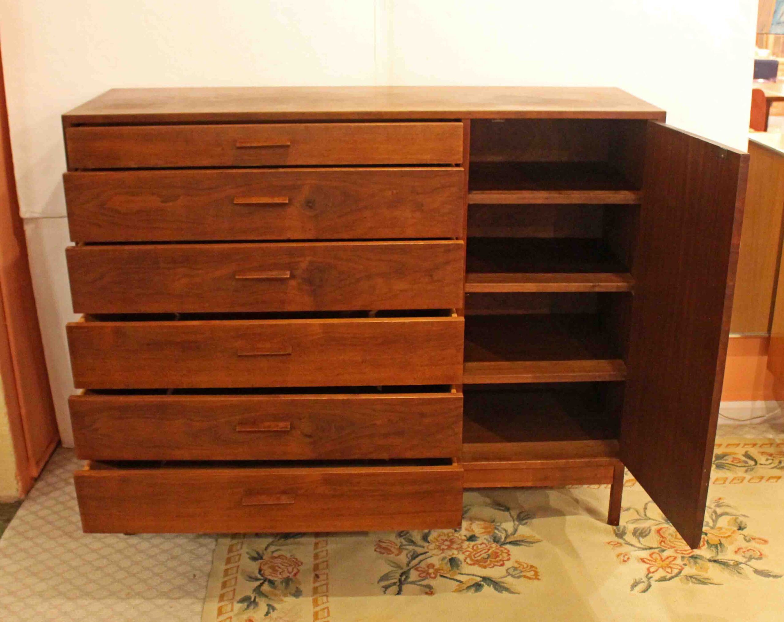 WCH-1008: Circa 1960 American Walnut Six-Drawer Chest with Cabinet - Image 2