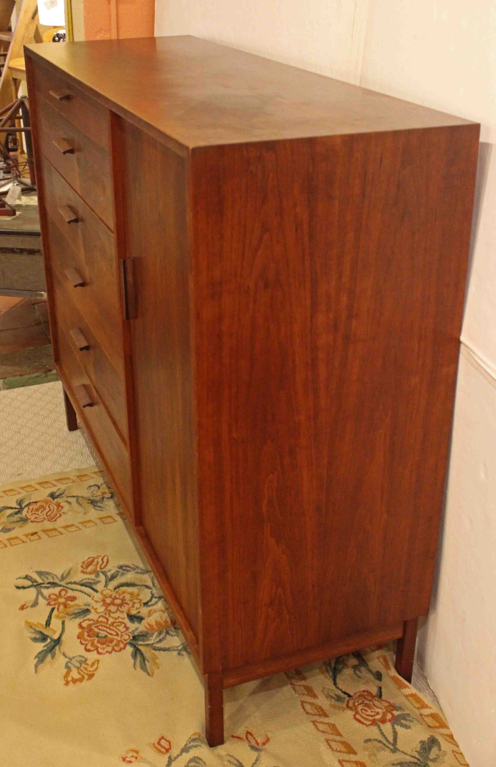 WCH-1008: Circa 1960 American Walnut Six-Drawer Chest with Cabinet - Image 5
