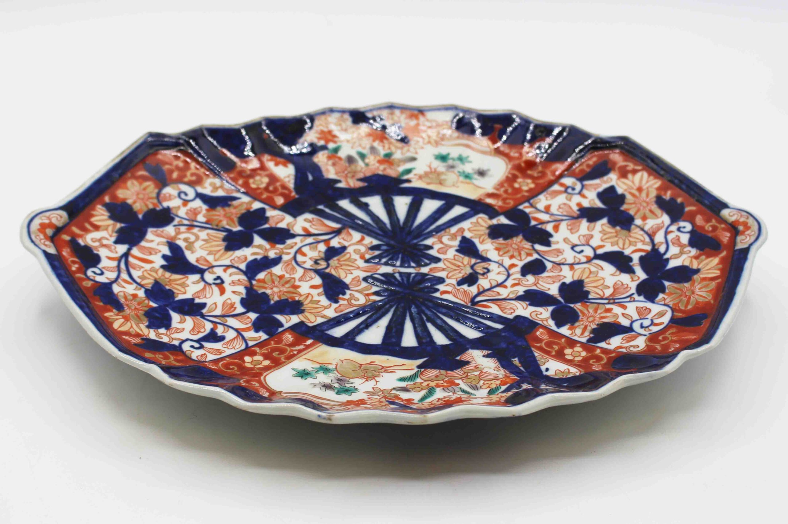 WCI-8342: Circa 1860s Japanese Double Fan Motif & Shape Imari Chop Plate - Image 2