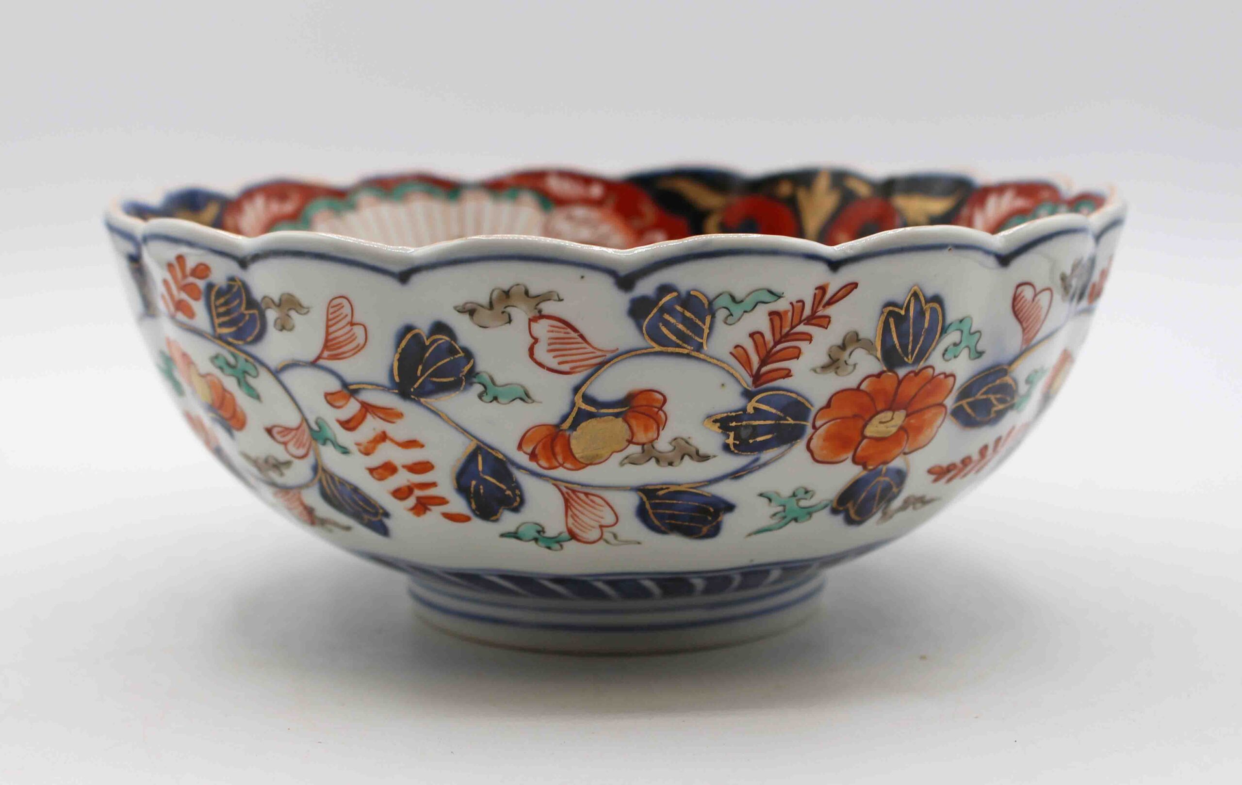 WCI-9252: Circa 1860-80 Japanese Imari Scalloped Edge Bowl - Image 4