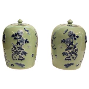 WCI-9284: Circa 1880 Chinese Pair of Covered Porcelain Jars