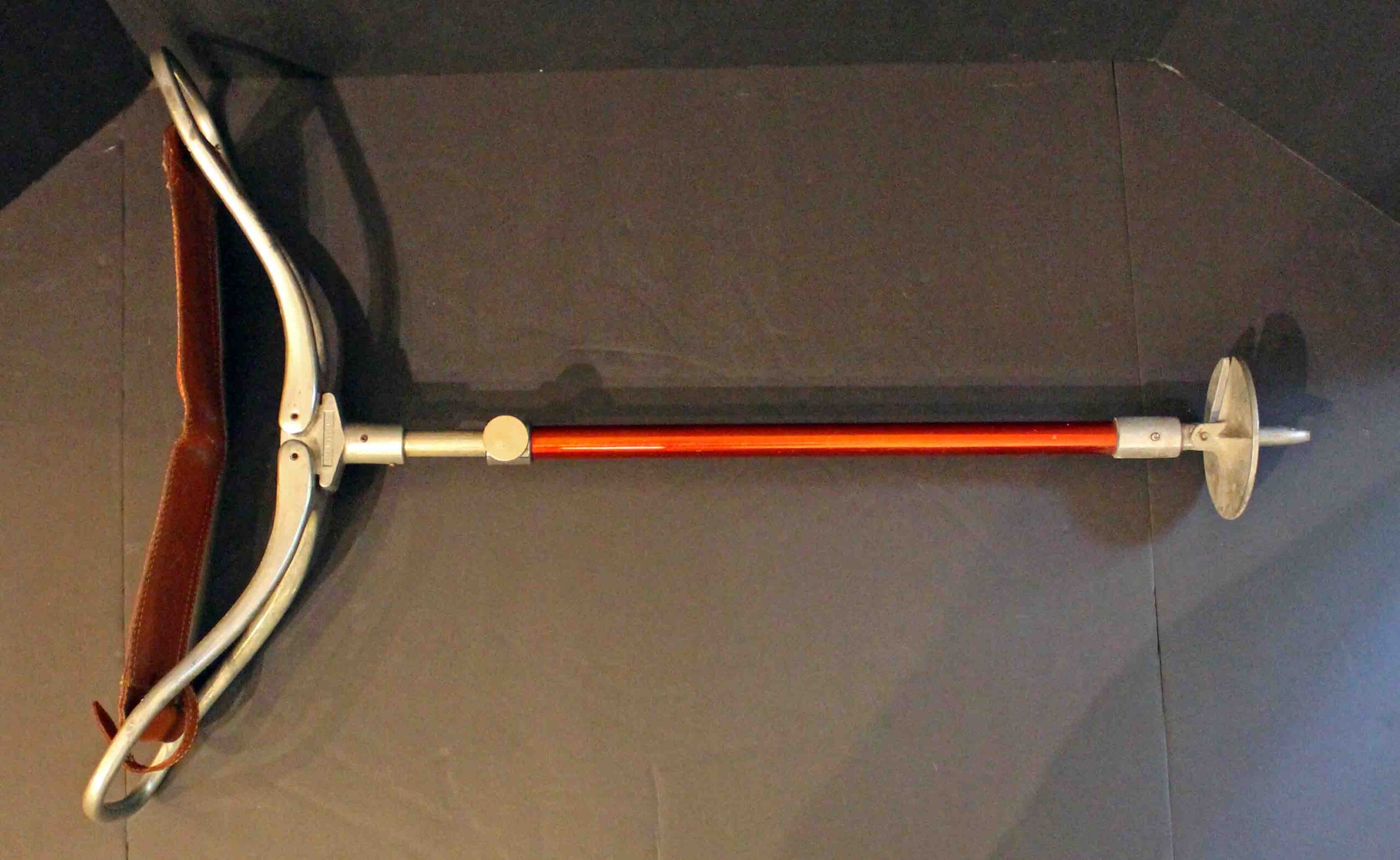 WCO-3818: Mid-20th Century English Adjustable Height Shooting Stick - Image 2
