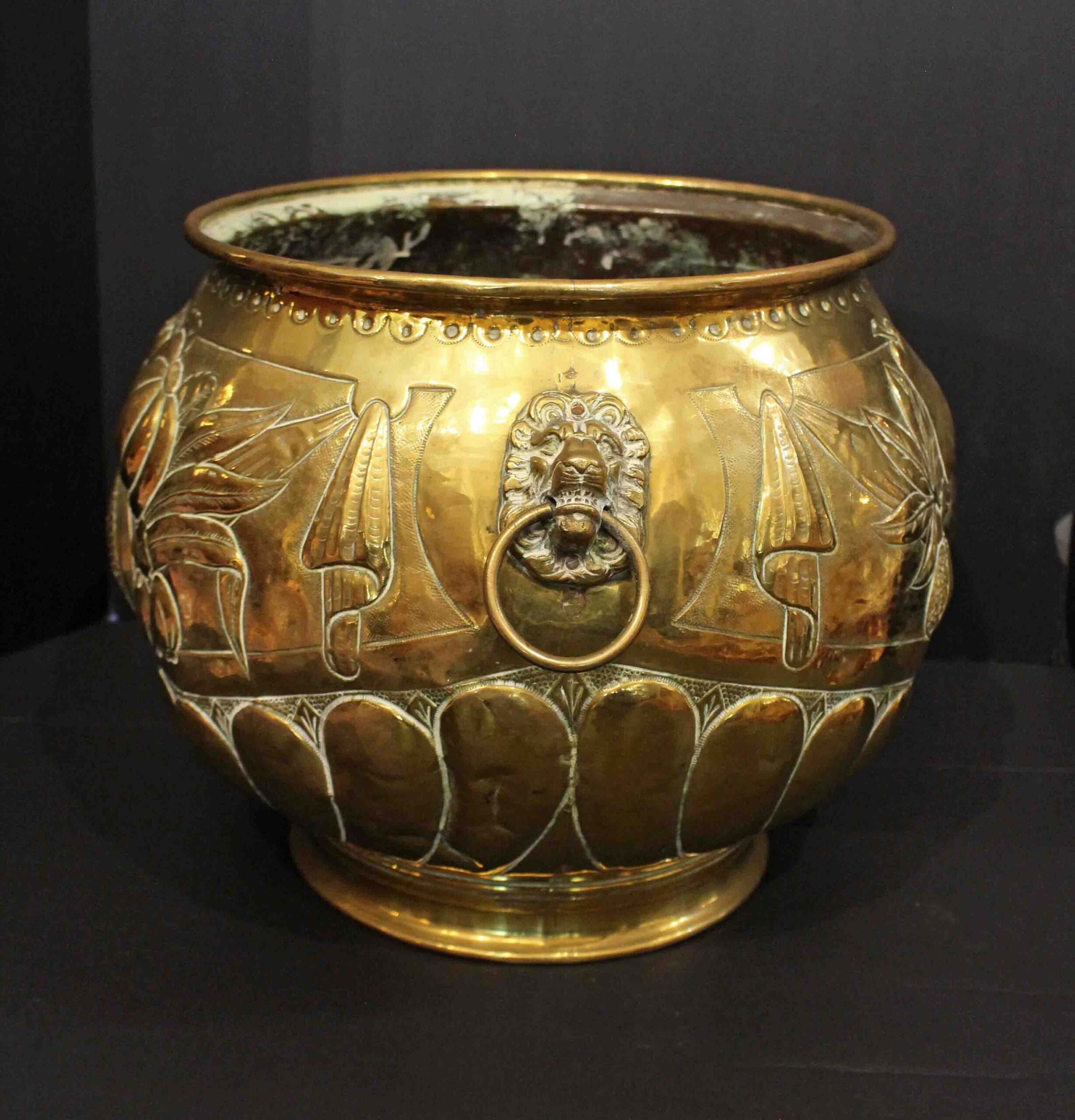 WDA-1802: Circa 1860-80 English Circular Repousse Brass Jardiniere - Image 3