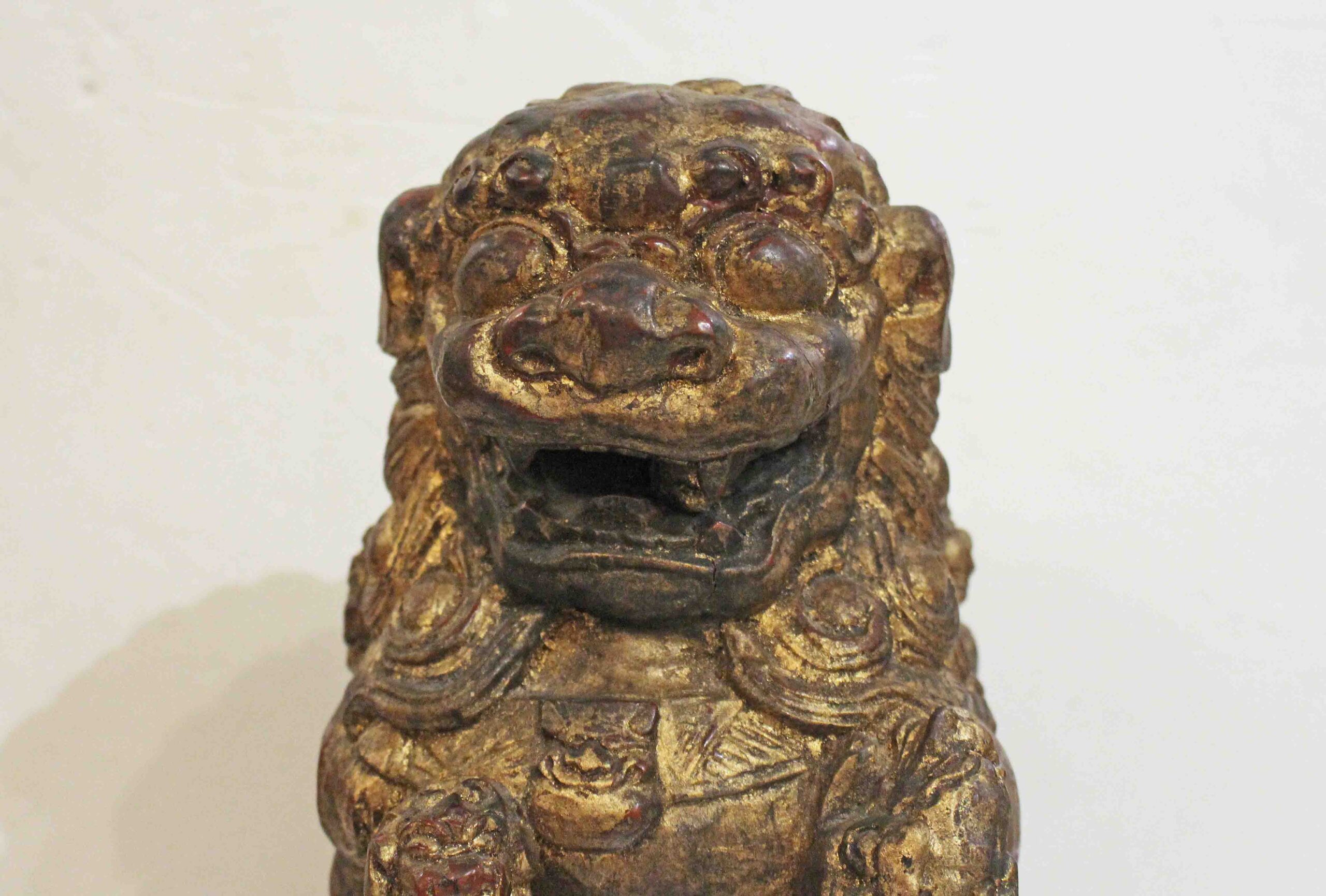 WDA-1807z: Early-Mid 20th Century Carved Female Foo Lion - Image 2