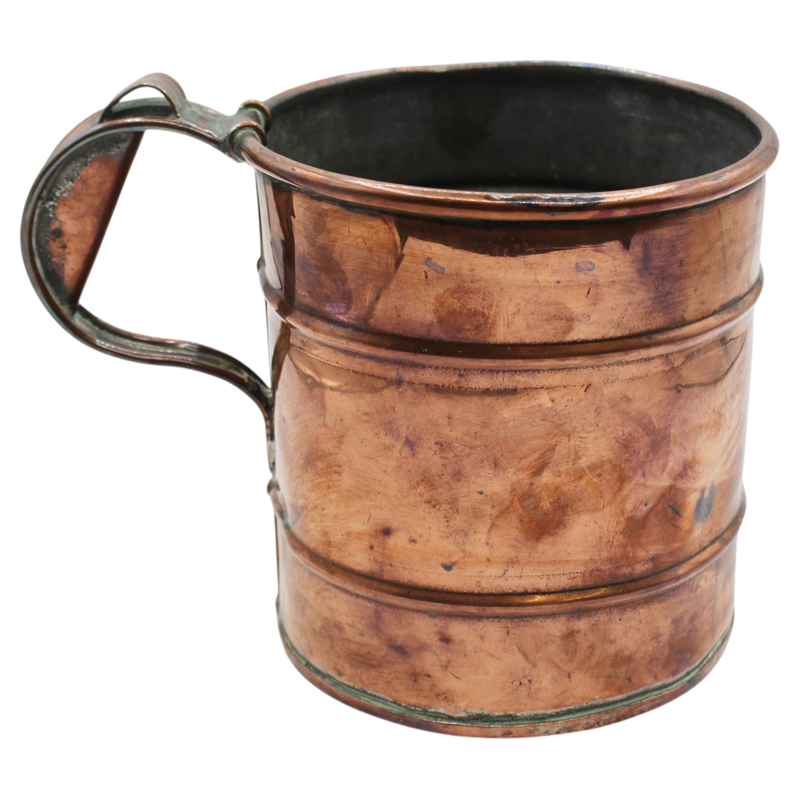 WMI-3832: Mid-19th Century English Copper Cylinder Form Handled Measure