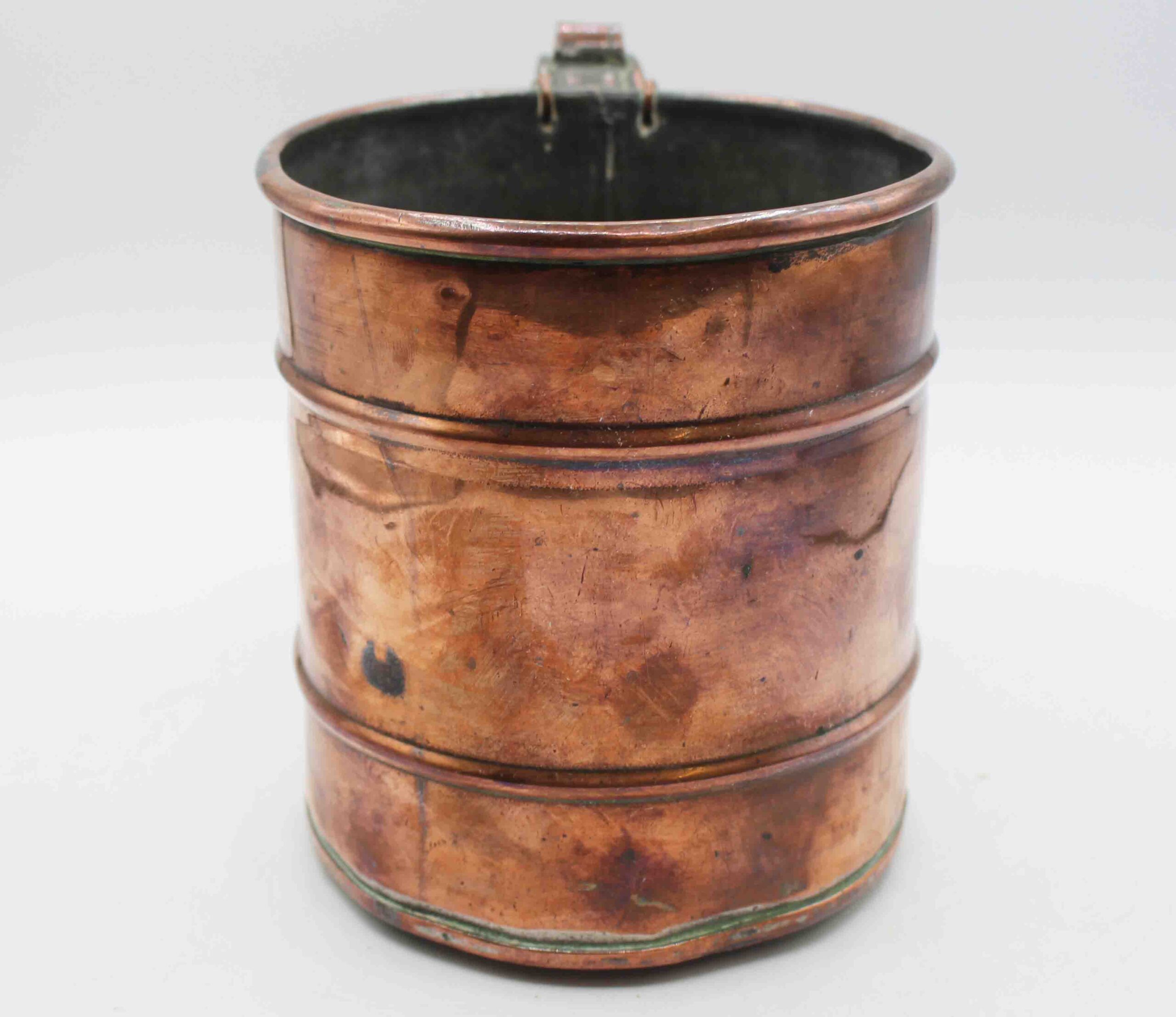 WMI-3832: Mid-19th Century English Copper Cylinder Form Handled Measure - Image 2