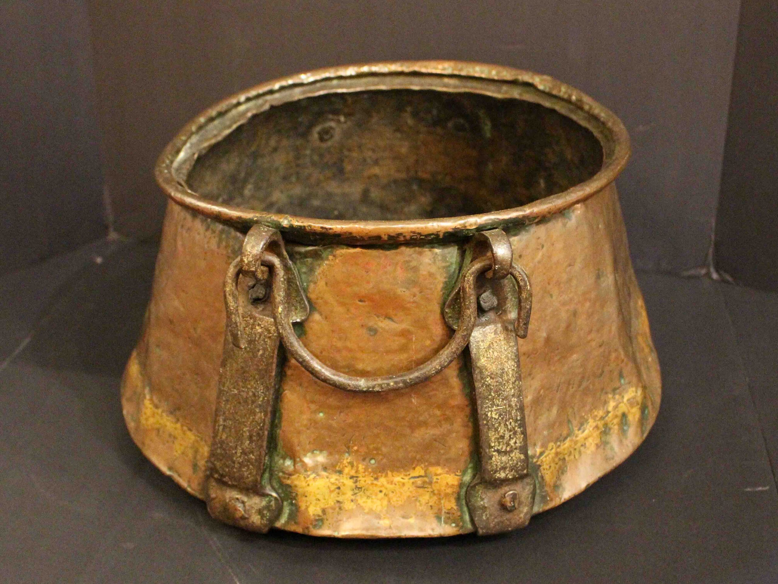 WMI-3833: Circa 1900 English Arts & Crafts Copper & Iron Cauldron - Image 3