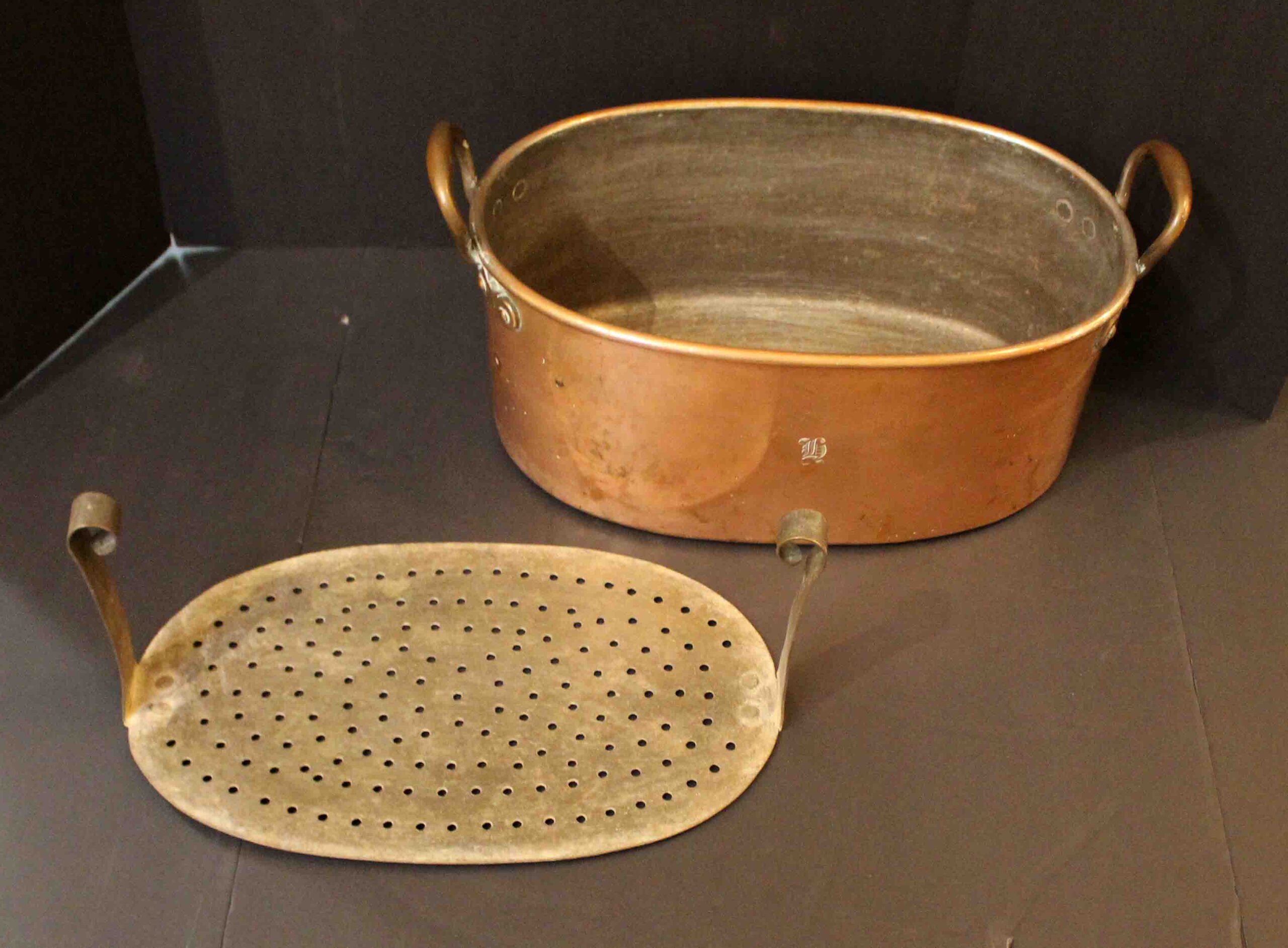 WMI-3850: Circa 1860 English Large Oval Copper Fish Boiler - Image 5
