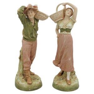 WCI-9304z: 1912-1918 Pair of Royal Dux Bohemia Porcelain Figures