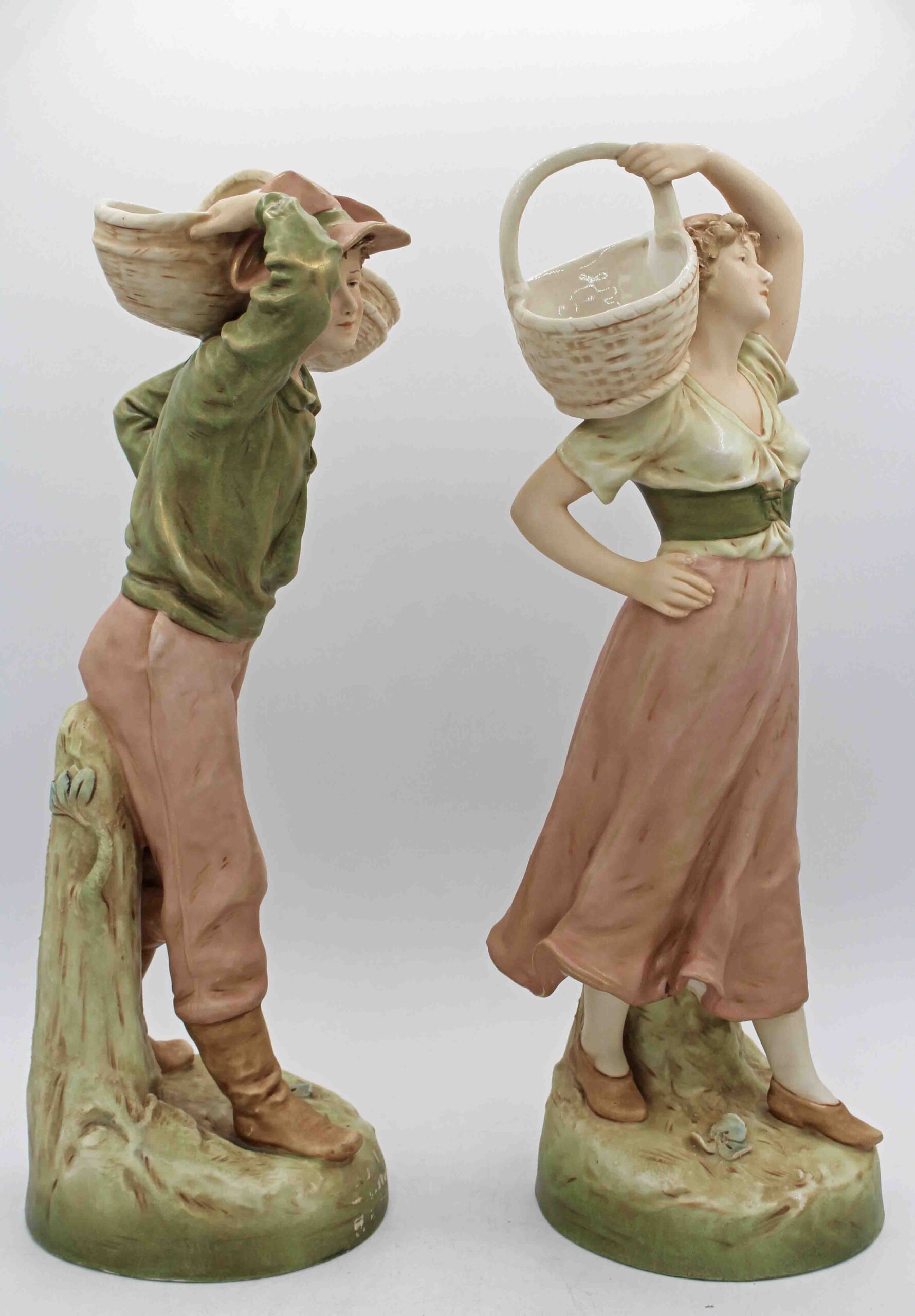 WCI-9304z: 1912-1918 Pair of Royal Dux Bohemia Porcelain Figures - Image 2