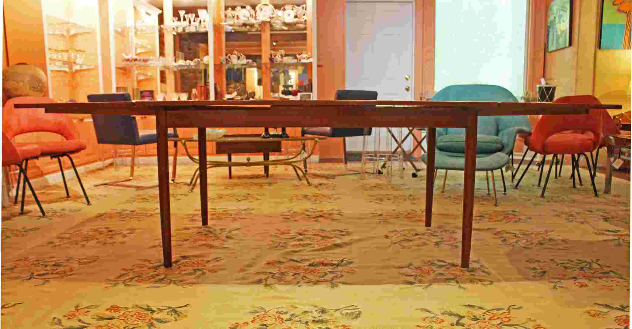 WDT-524z: Circa 1960s Mid Century Modern Danish Expanding Dining table by AS Randers - Image 3
