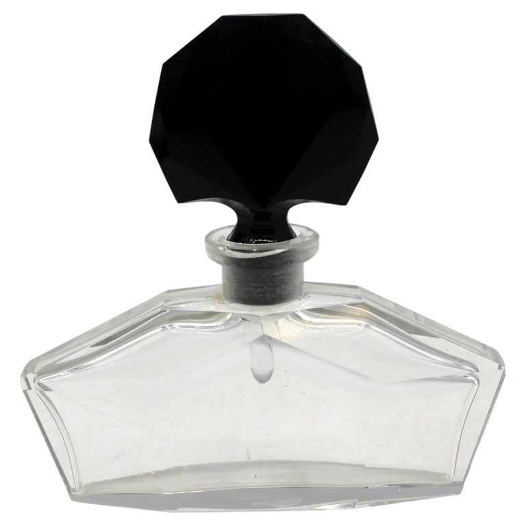WG-2018z: Czechoslovakian Early Art Deco Perfume Bottle