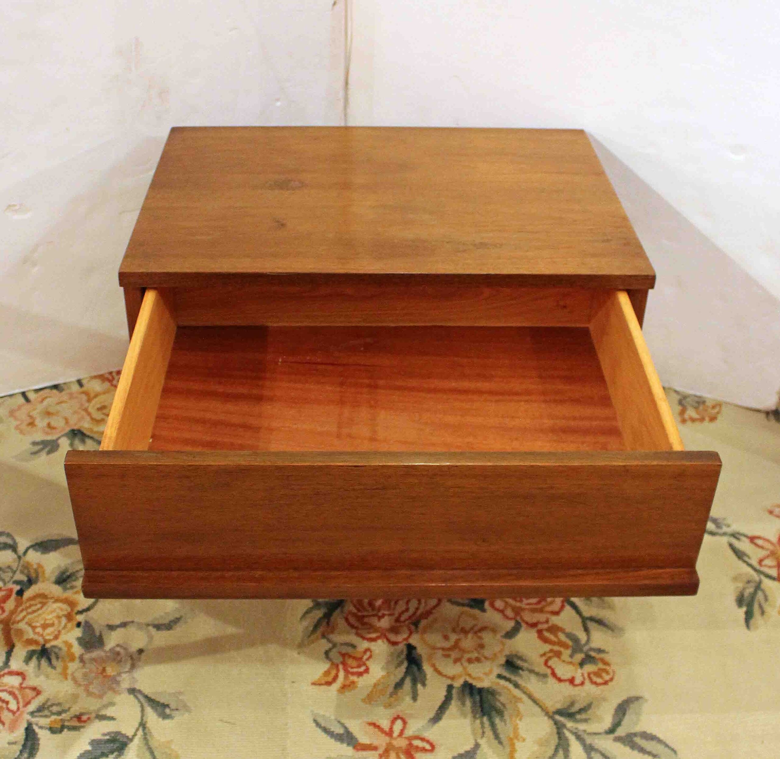 WOT-2715: 1962 Mel Smilow Walnut & Oak Side Table with Drawer - Image 4