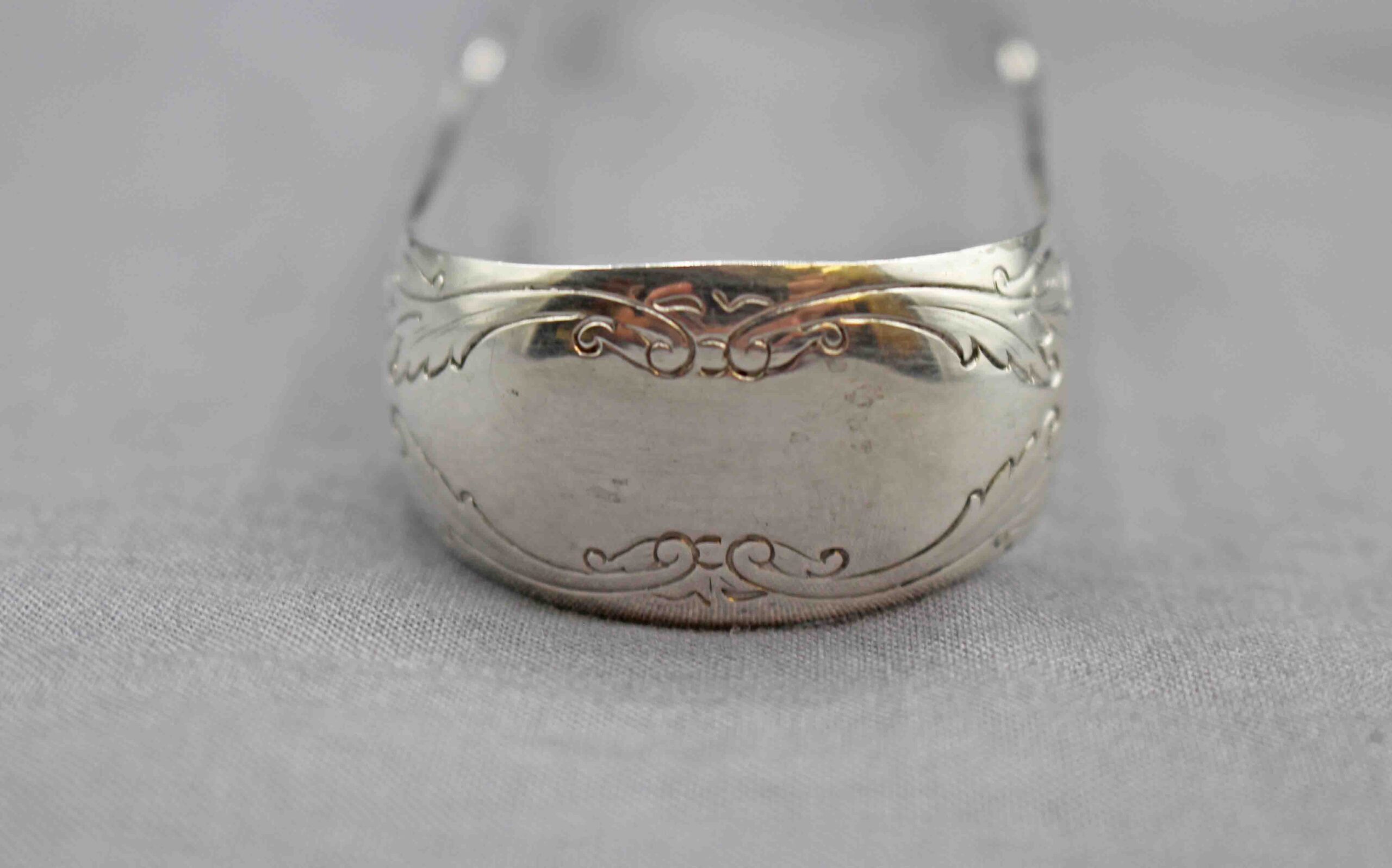 WSI-10423z: Sterling Silver Ice or Sugar Tongs by Manchester Silver Co. - Image 4