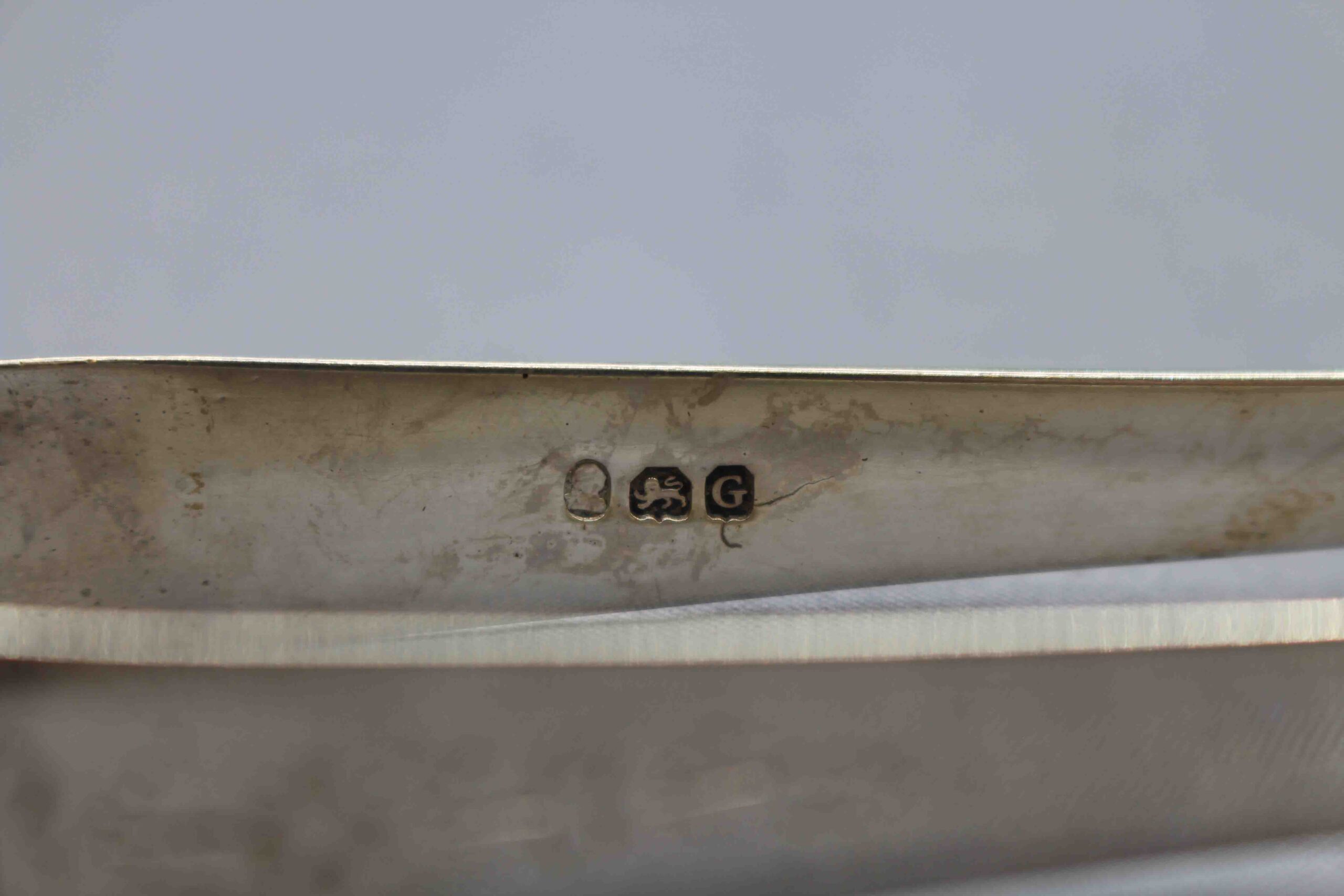 WSI-10471z: 1802 London Sterling Silver Sugar Tongs by Samuel Hougham - Image 2