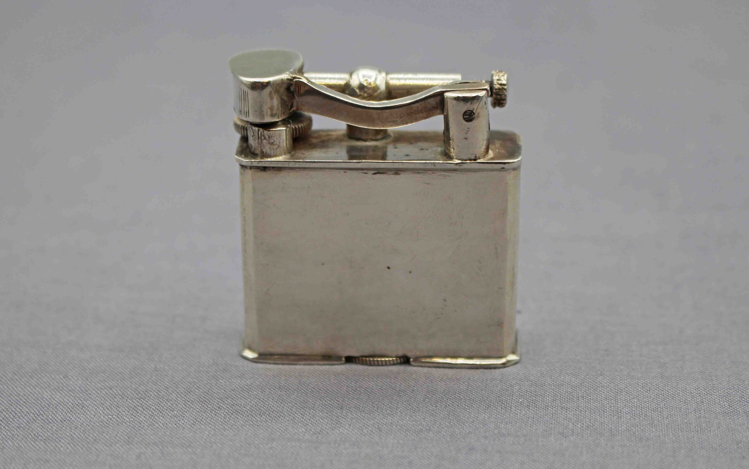 WSI-10480z: C. 1940s-50s Sterling Silver Lighter Engraved with an Aztec Calendar - Image 2