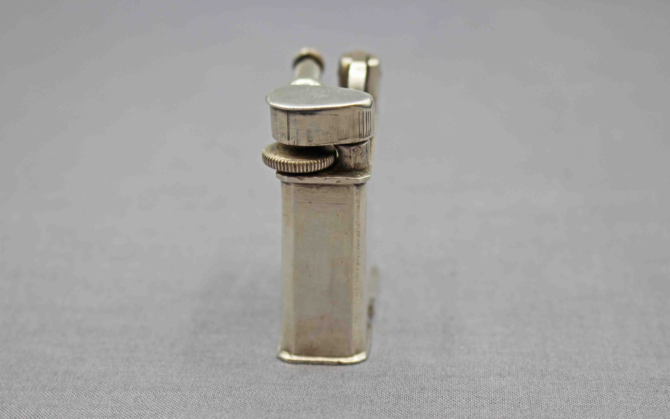 WSI-10480z: C. 1940s-50s Sterling Silver Lighter Engraved with an Aztec Calendar - Image 3