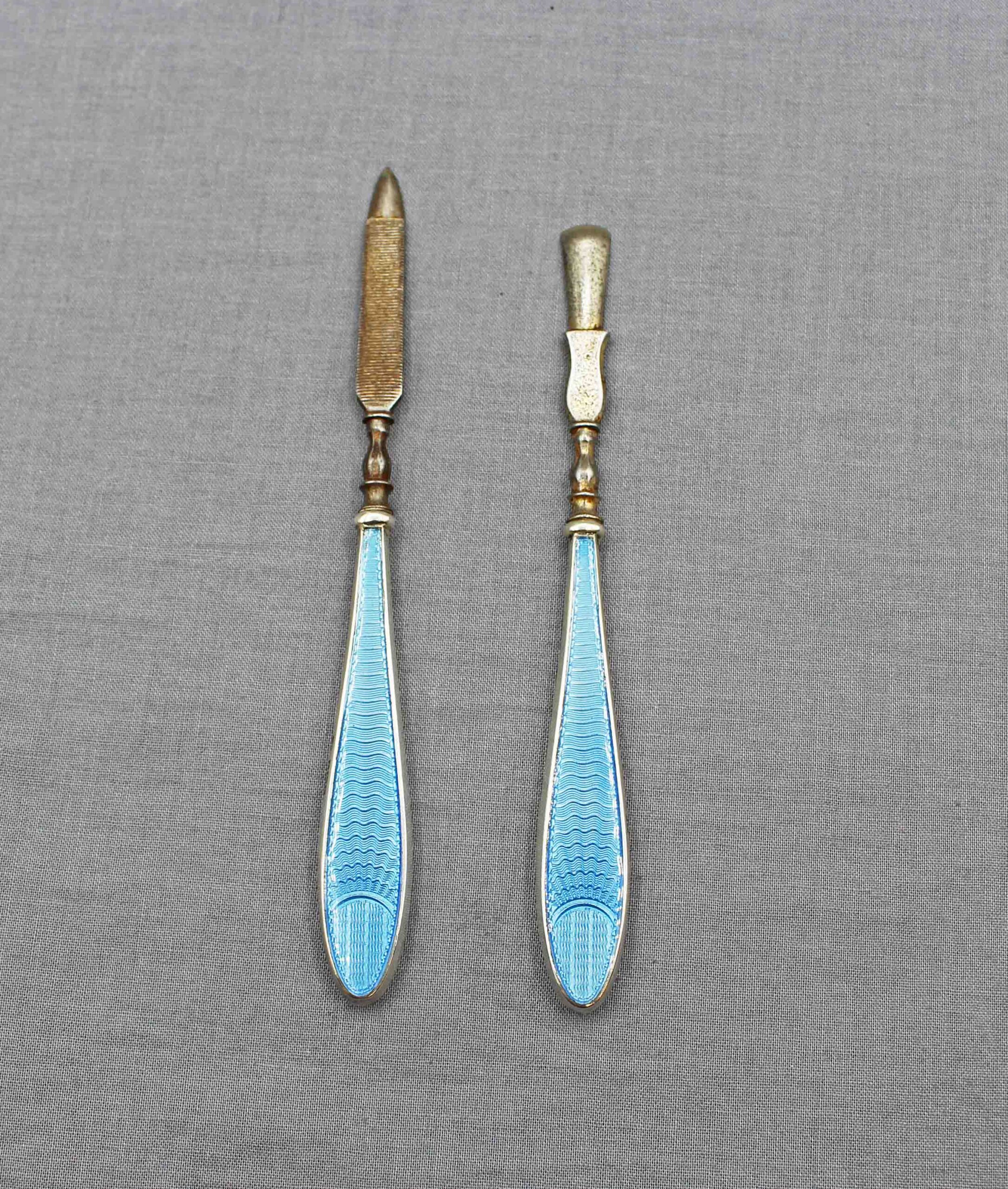 WSI-10486z: 1930 Sterling Silver and Enamel Nail File and Cuticle Pusher Set - Image 6