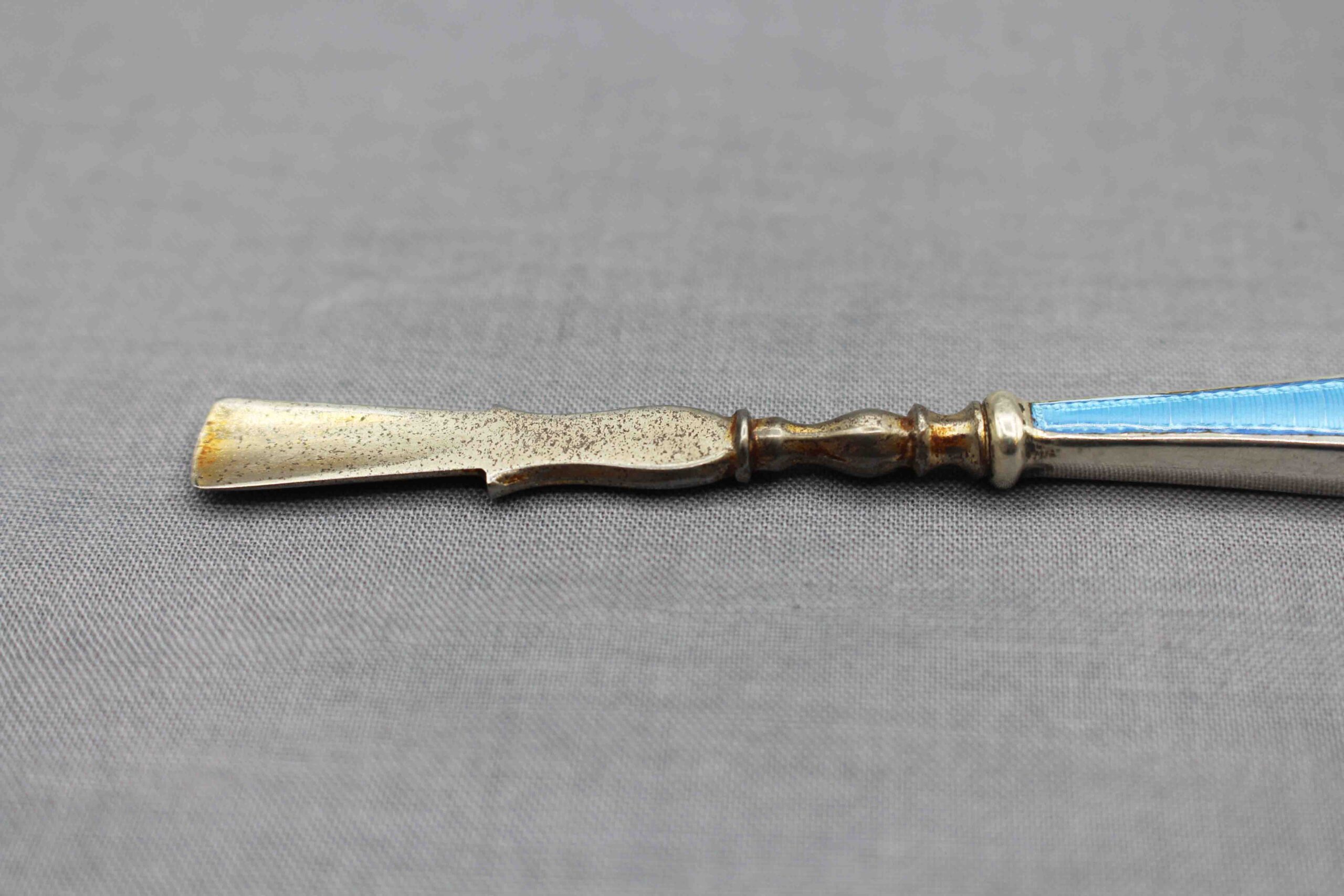 WSI-10486z: 1930 Sterling Silver and Enamel Nail File and Cuticle Pusher Set - Image 4