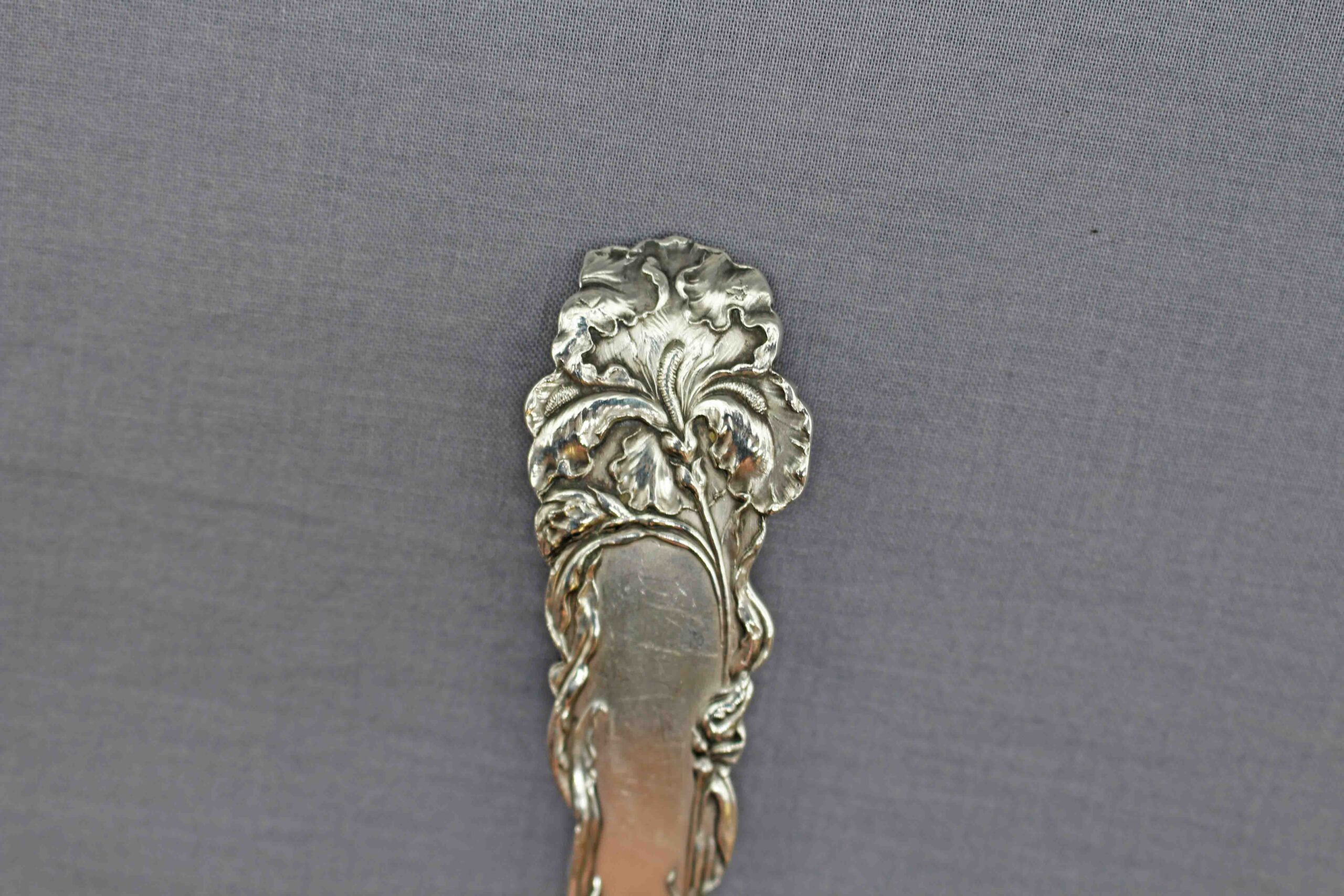 WSI-10503z: 1902 "Raphael" Sterling Silver & Gold Wash Serving Fork by Alvin - Image 4