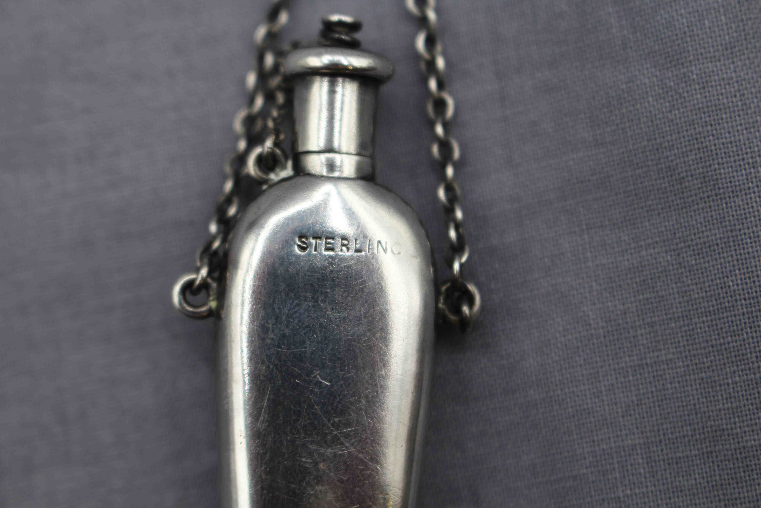 WSI-10522z: Circa 1890s American Sterling Silver Chatelaine Scent Bottle - Image 2