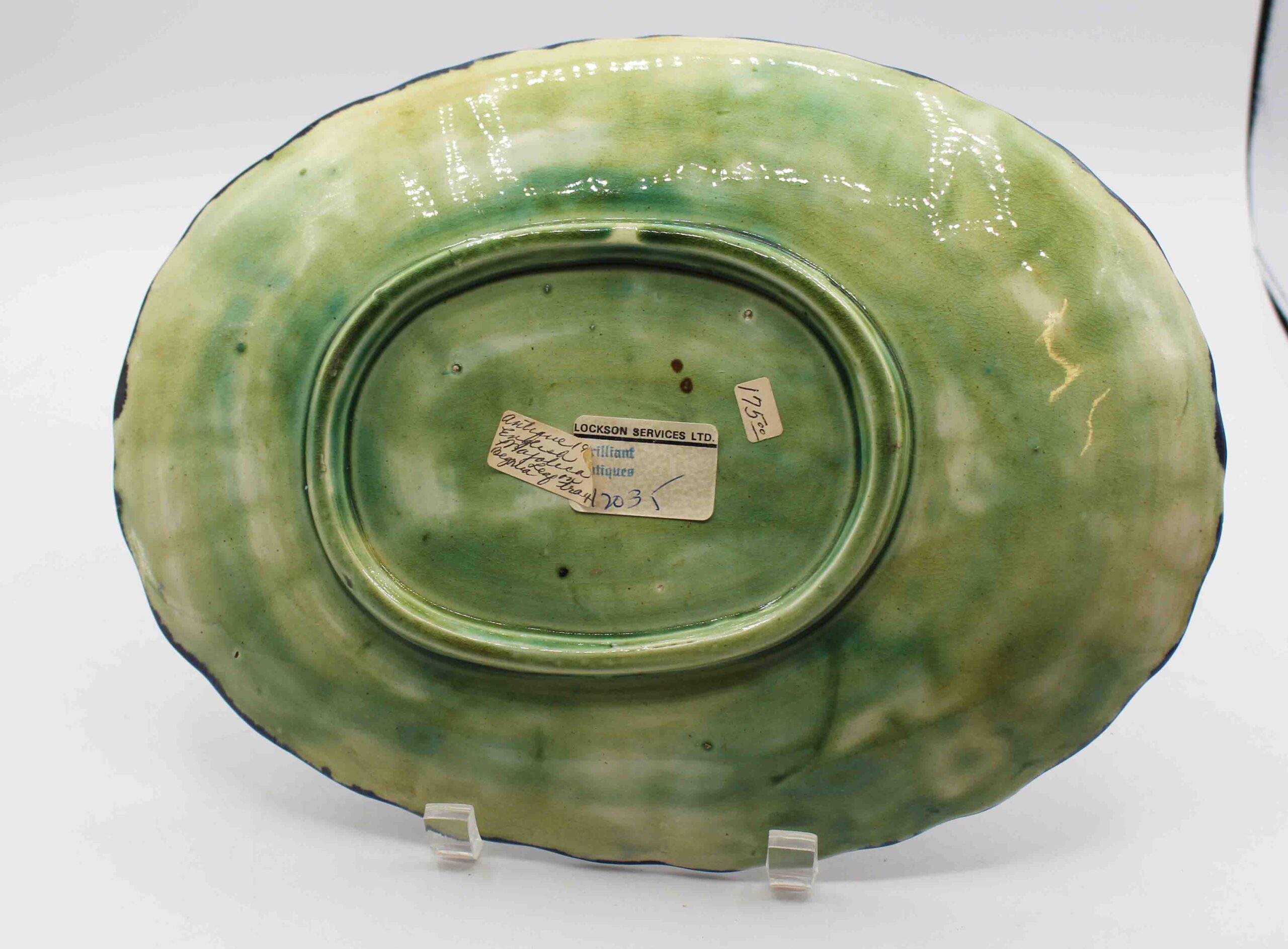 WCI-9142z: Circa 1880s English Pair of Majolica Begonia Leaf Sweetmeat Dishes - Image 2