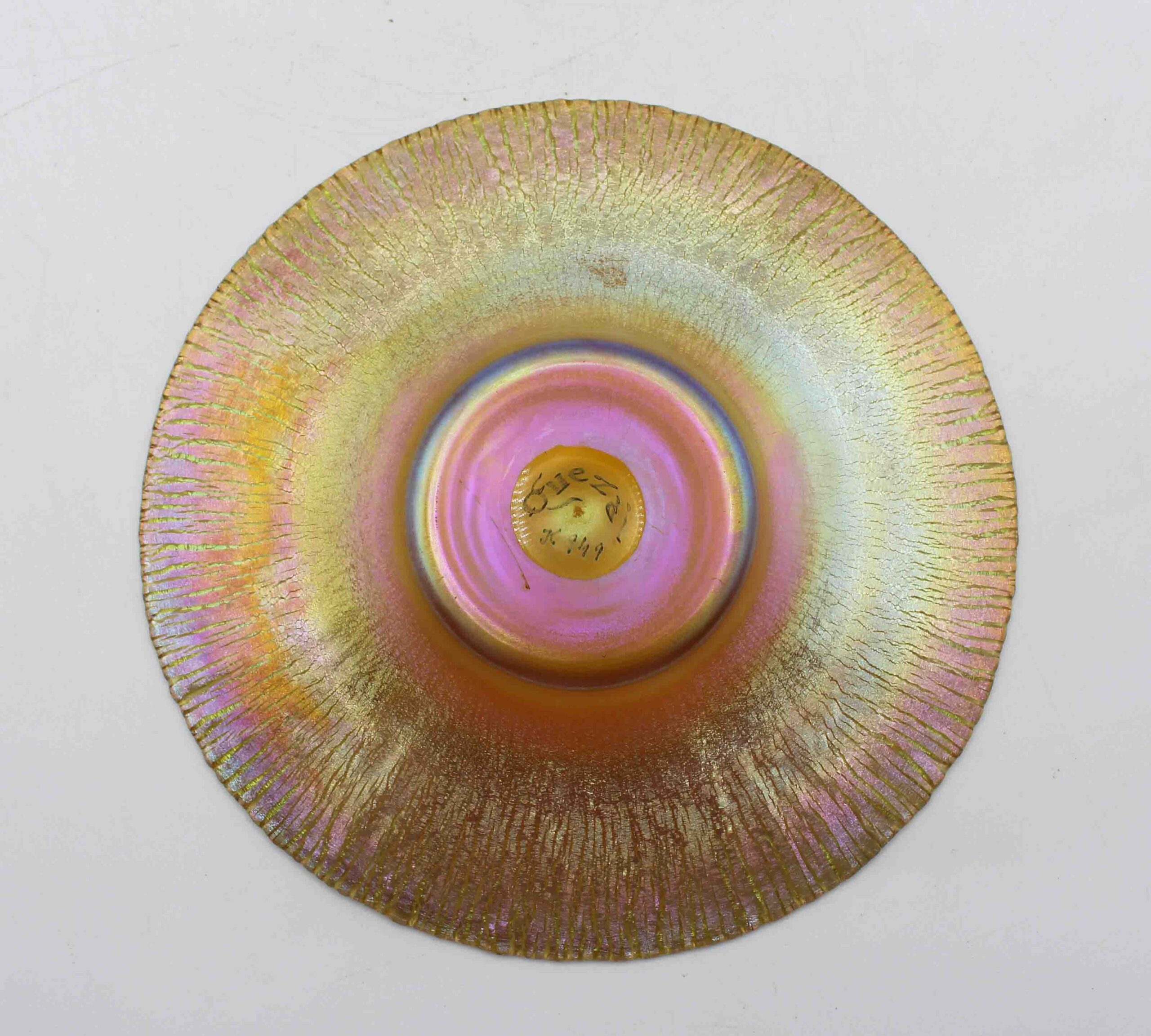 WG-3031z: Circa 1910 American Set of Four Quezel Iridescent Gold Art Glass Finger Bowls and Undertrays - Image 2