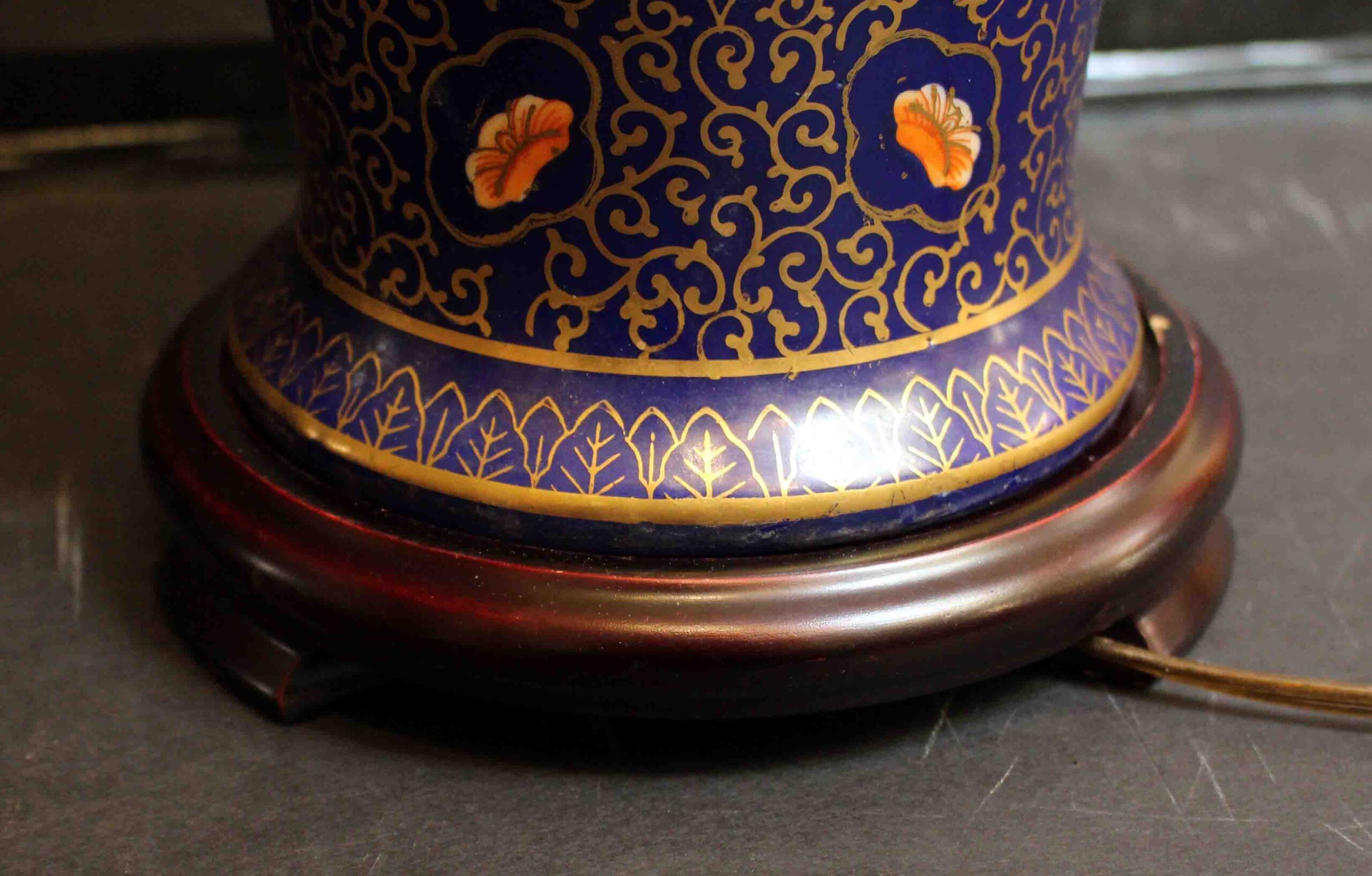 WL-1533z: Circa 1900-1920 Japanese Vase Mounted as a Lamp - Image 4