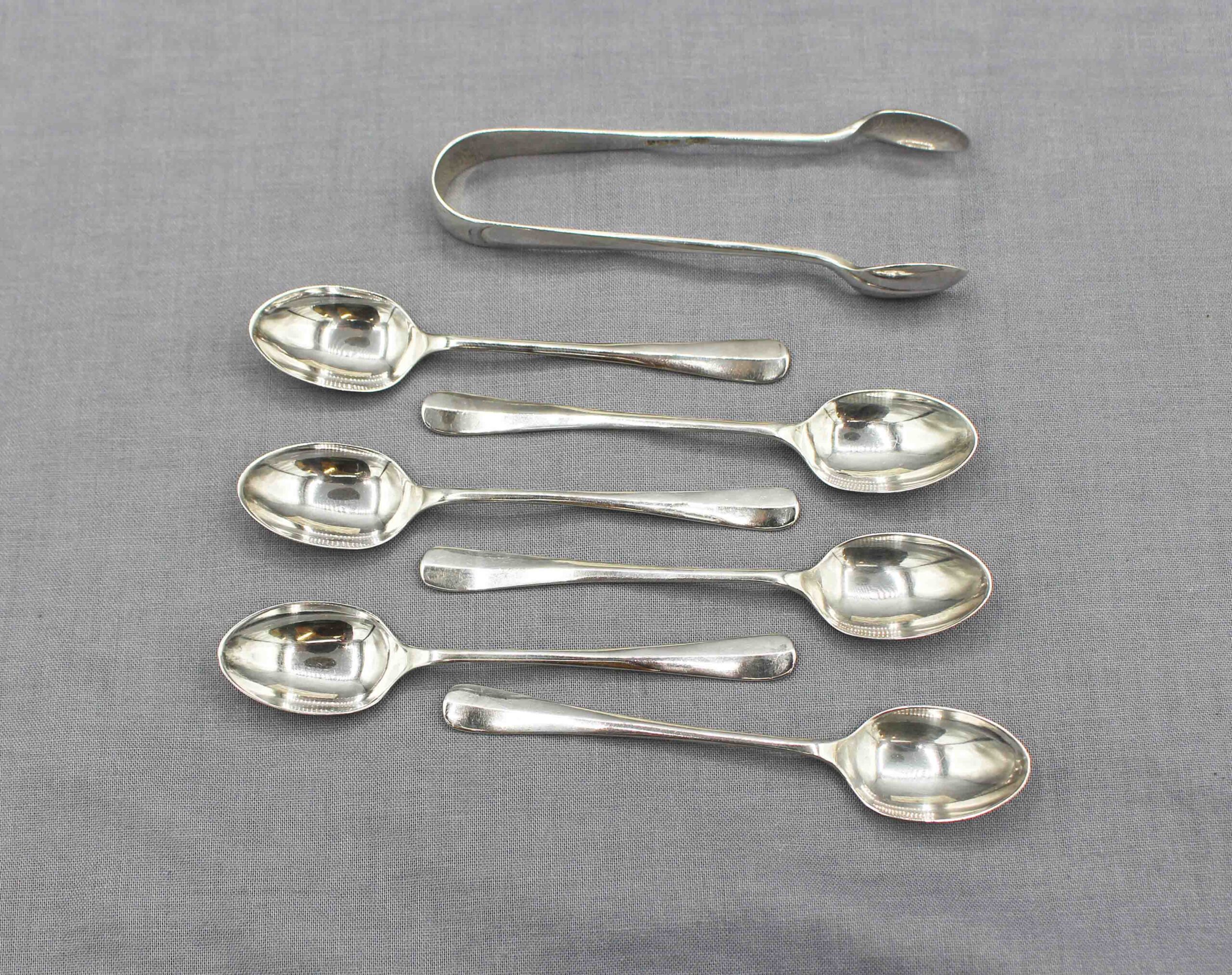 WSI-10304z: 1923 Anglo-Irish Sterling Silver Coffee Spoons & Sugar Cube Tongs Set in Original Case - Image 3