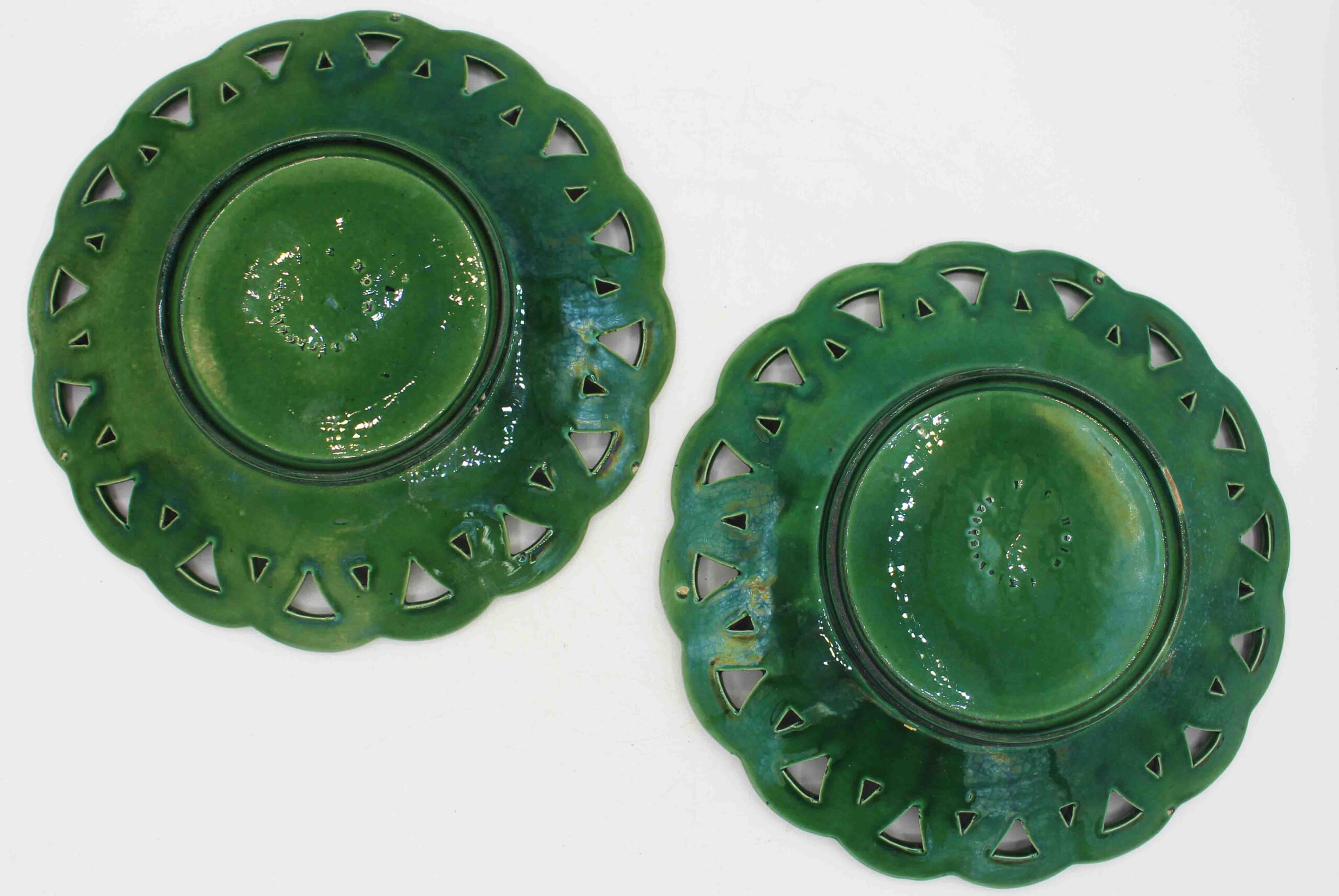 WCI-9166z: Late 19th Century Danish Pair of Green Majolica Cabinet Plates - Image 2