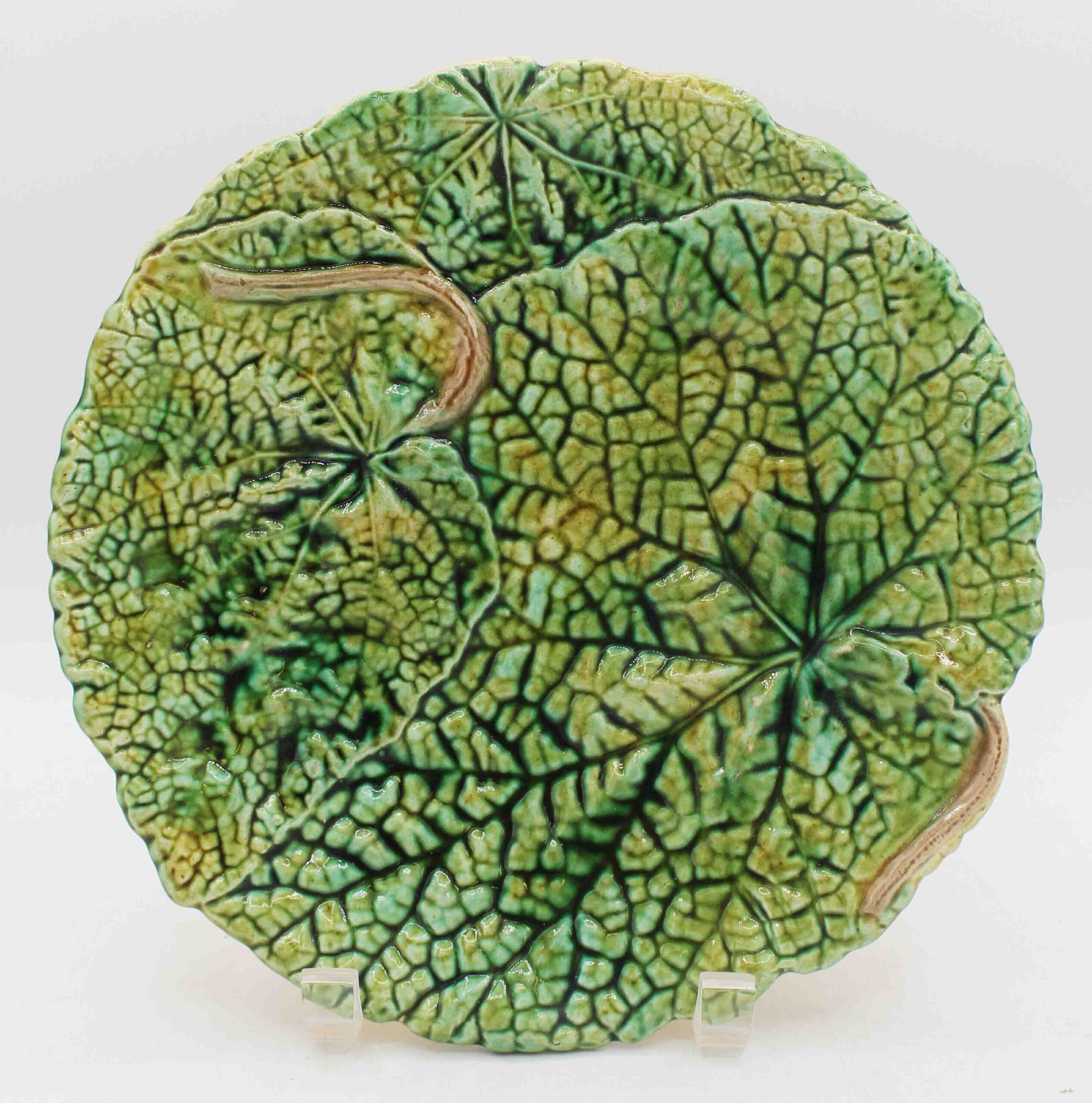 WCI-9169z: C. 1880-1900 London Majolica Begonia Leaf Plate by Joseph Roth - Image 2