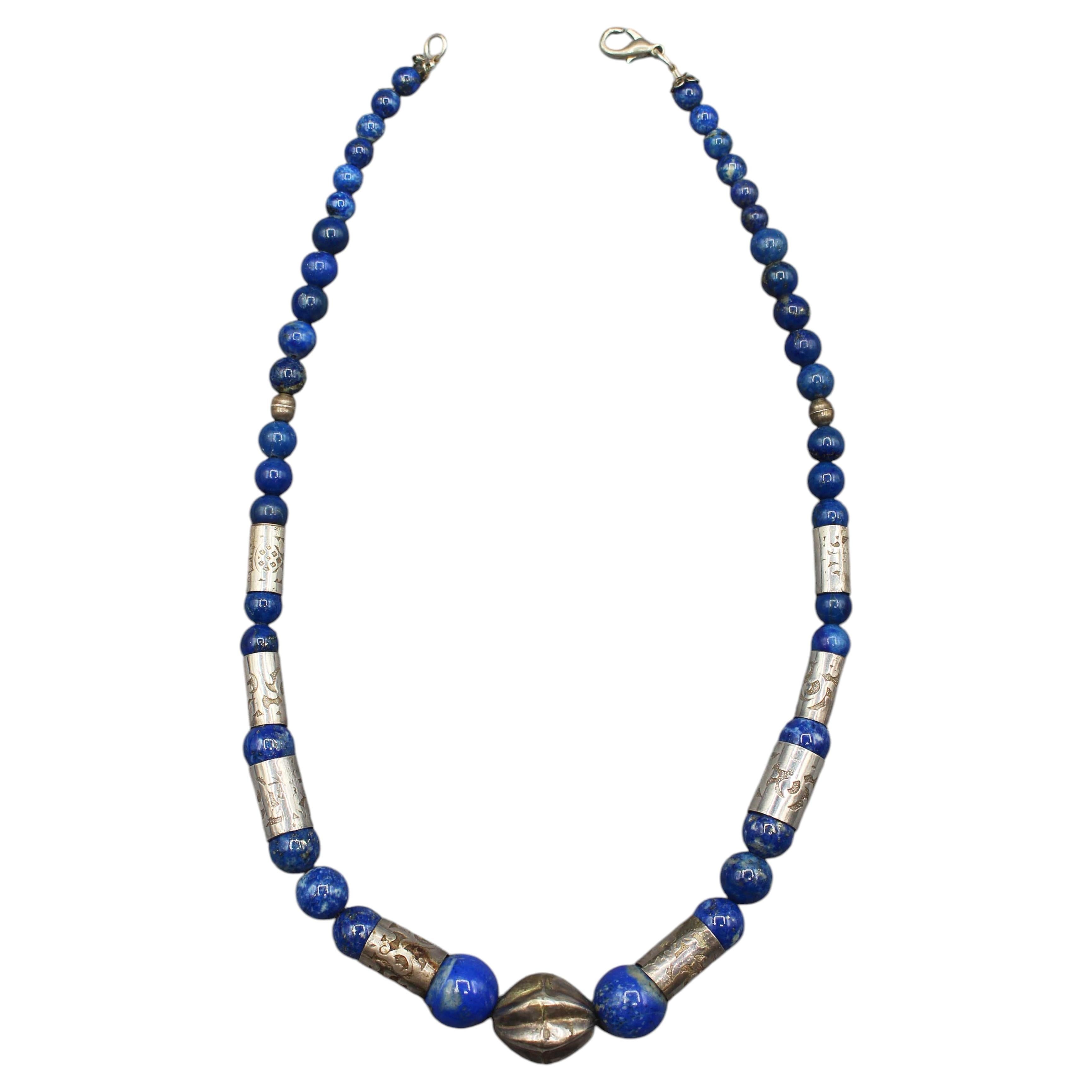 WJ-1285z: Vintage Hand-Crafted Lapis Lazuli and Silver Necklace