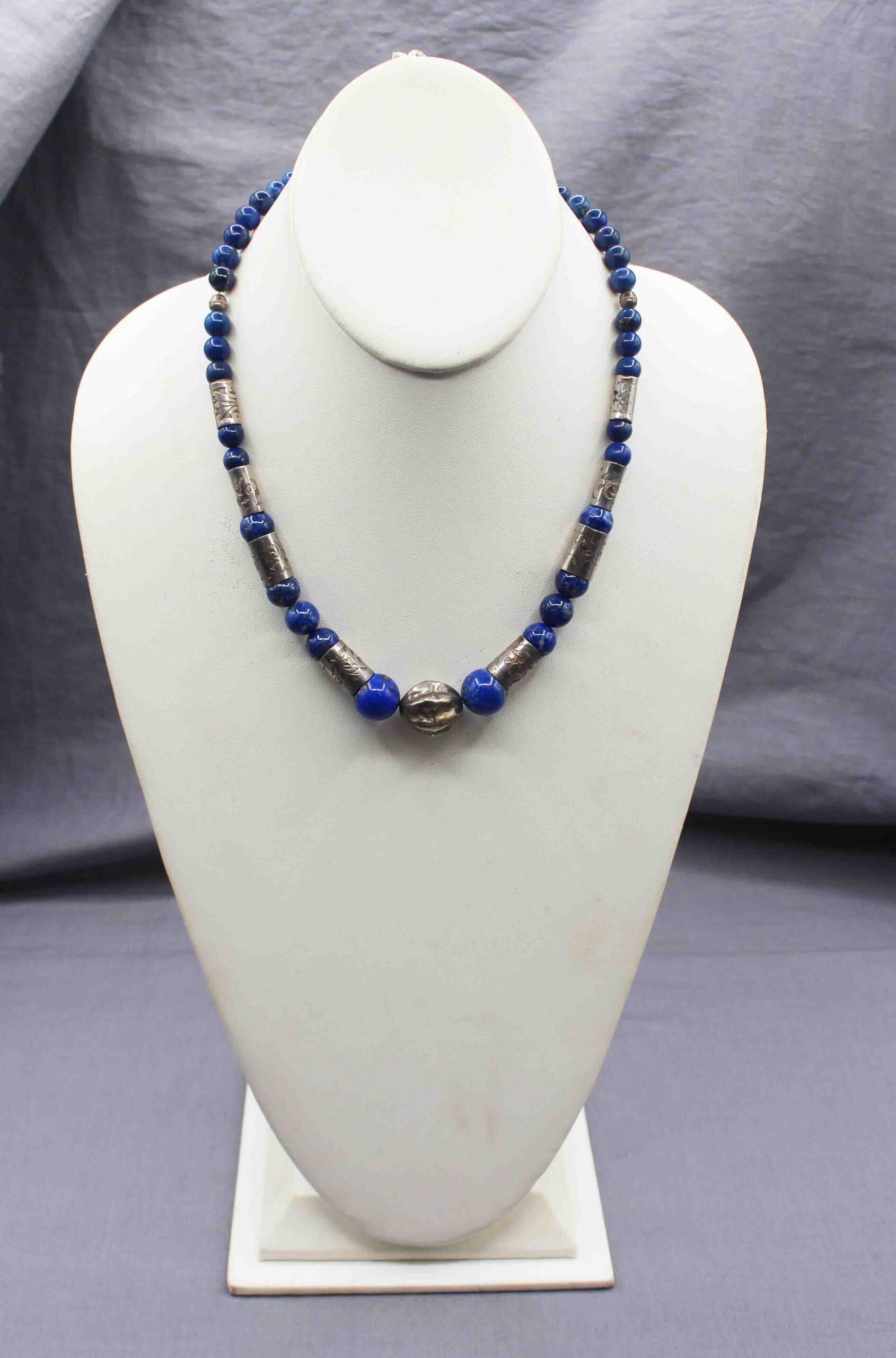 WJ-1285z: Vintage Hand-Crafted Lapis Lazuli and Silver Necklace - Image 3