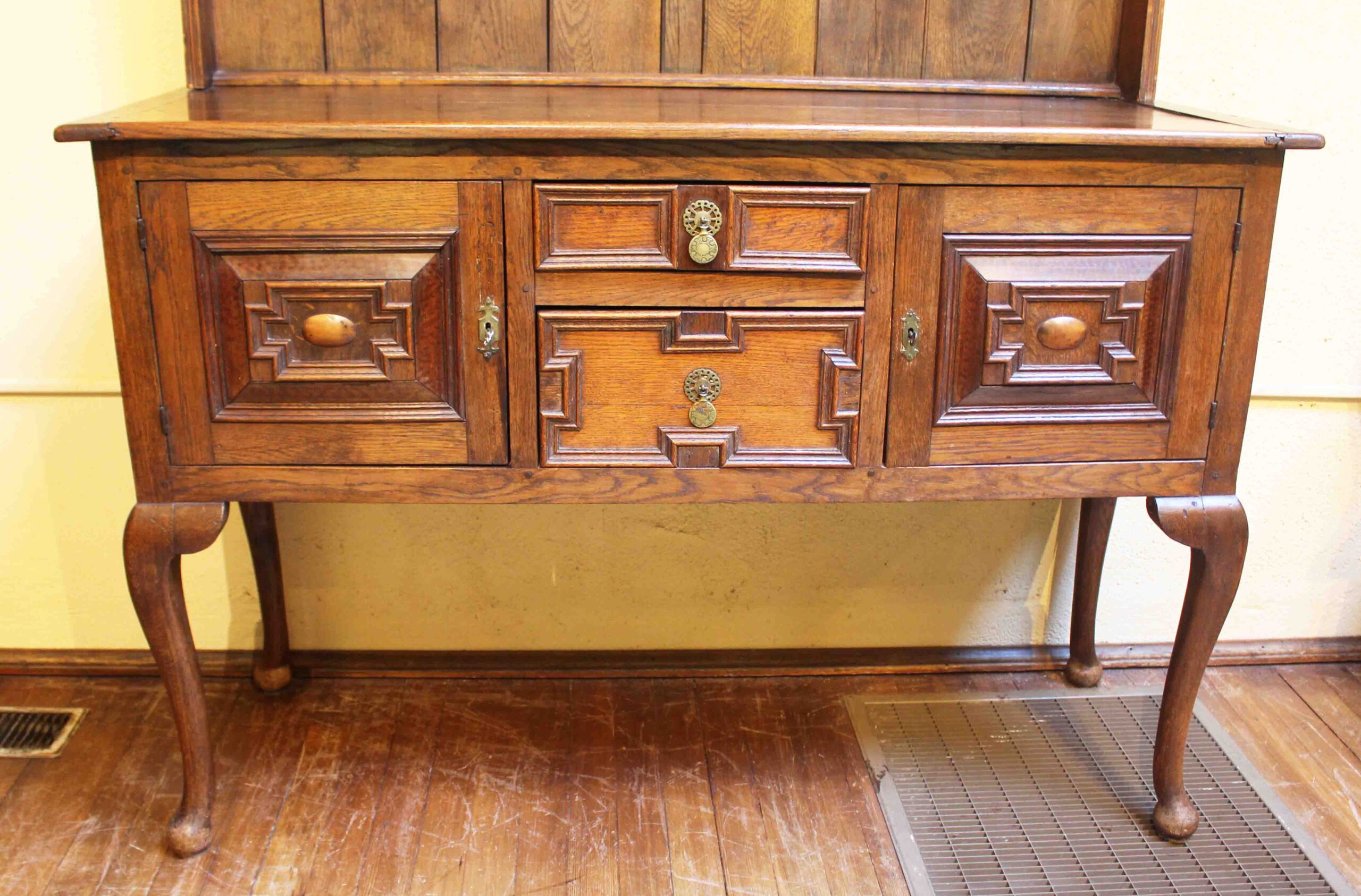 WOF-2675z: Circa 1860-80 English Queen Anne Style Oak Dresser - Image 2