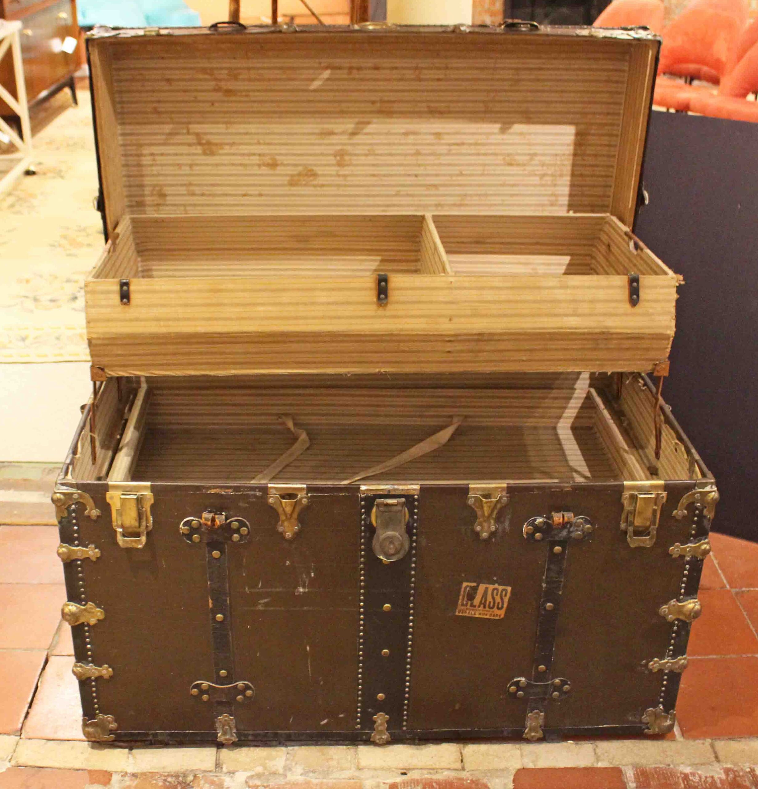 WOT-2722z: Late 19th Century American Wood, Canvas, Leather, and Brass Steamer Trunk - Image 2
