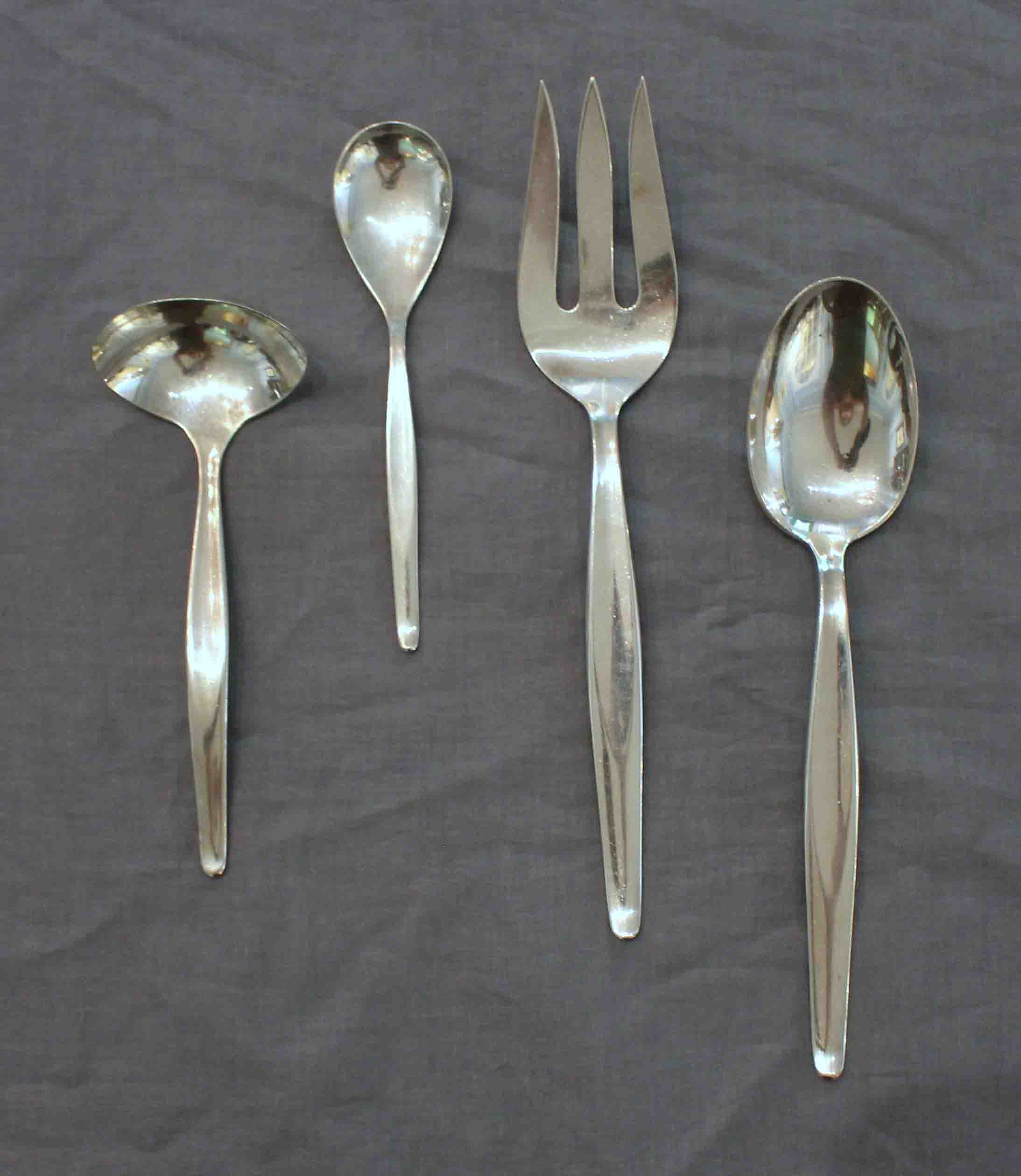 WSI-10542z: Mid-Century Modern Towle 31-Piece Sterling Silver Flatware Set - Image 2