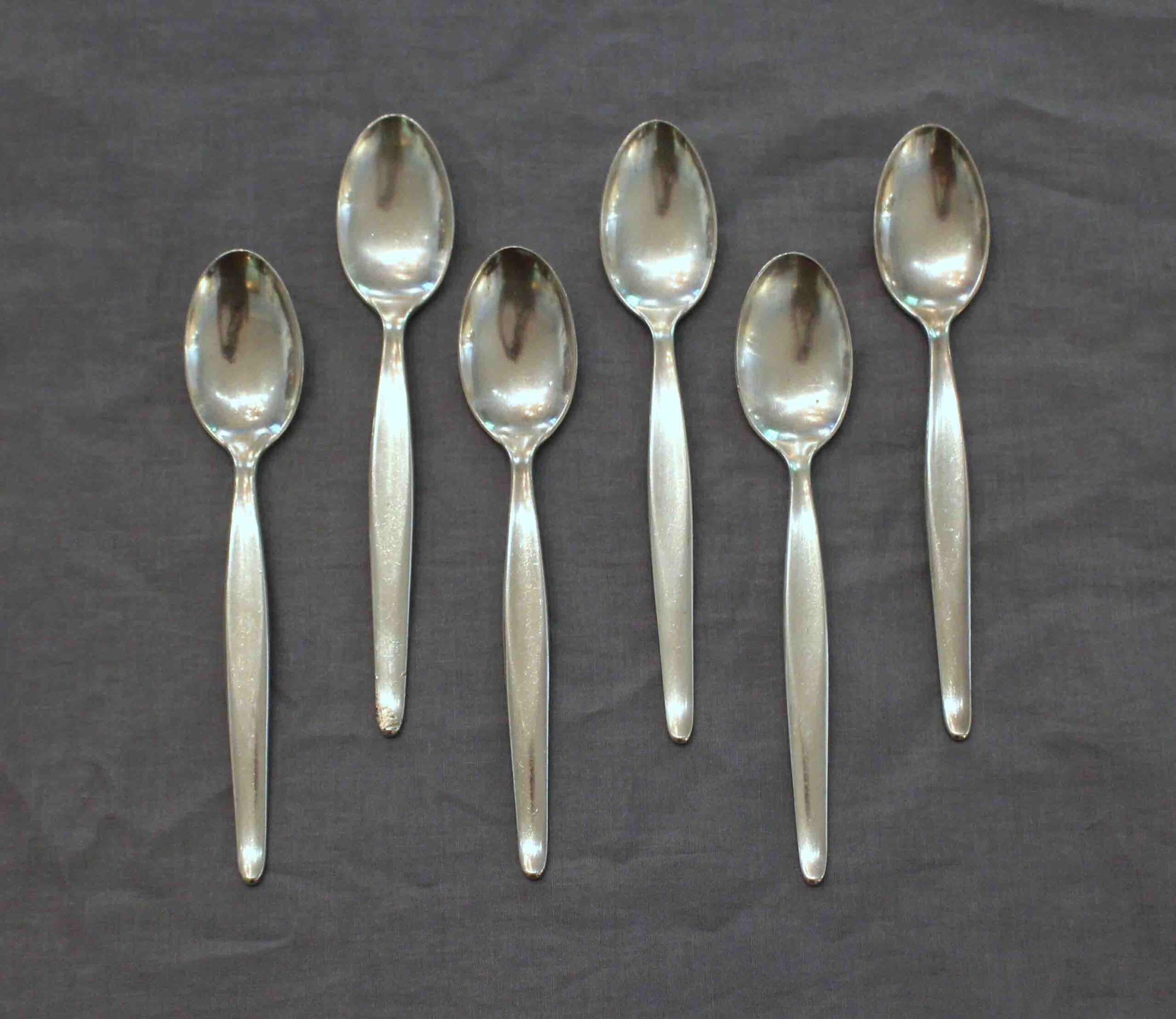 WSI-10542z: Mid-Century Modern Towle 31-Piece Sterling Silver Flatware Set - Image 3