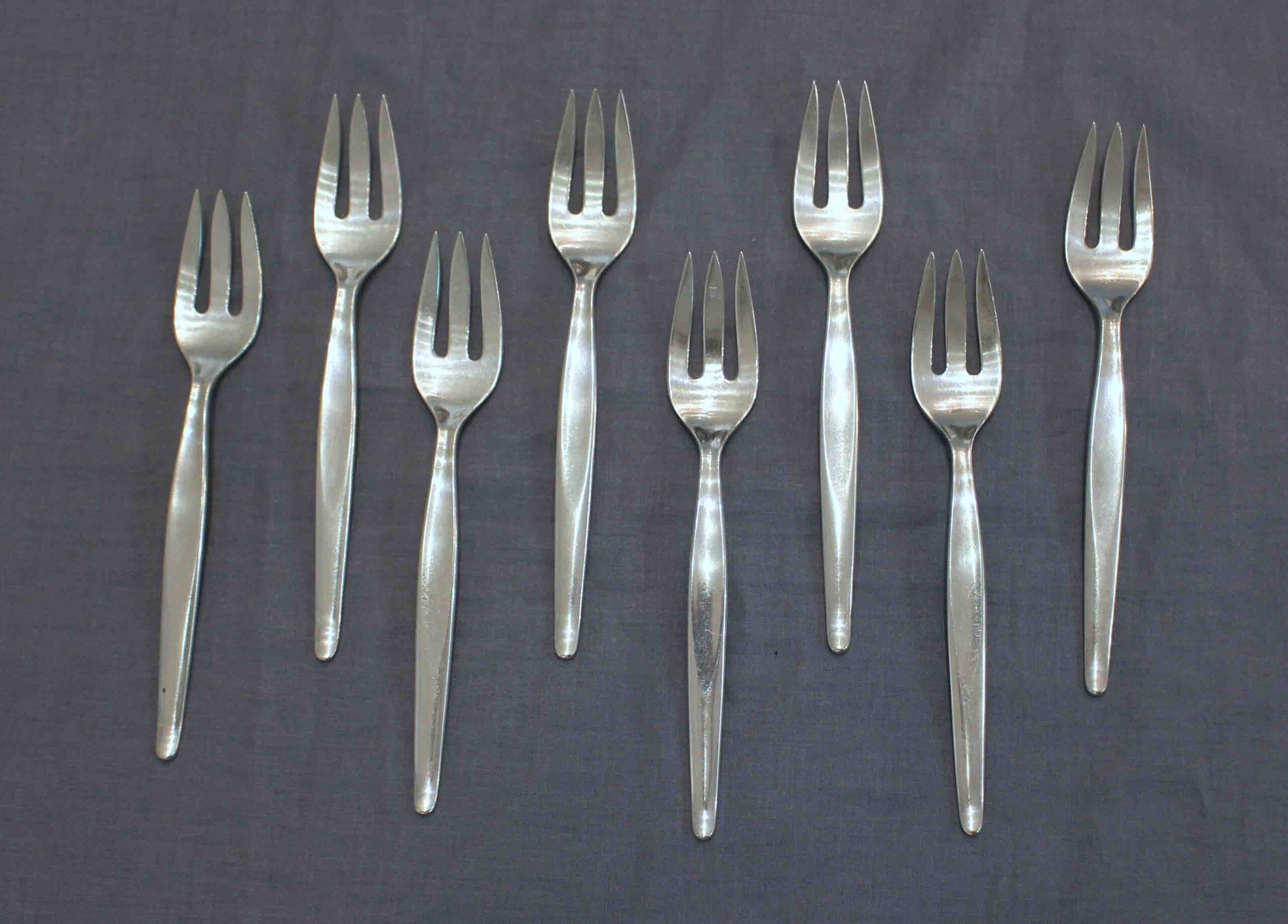 WSI-10542z: Mid-Century Modern Towle 31-Piece Sterling Silver Flatware Set - Image 6